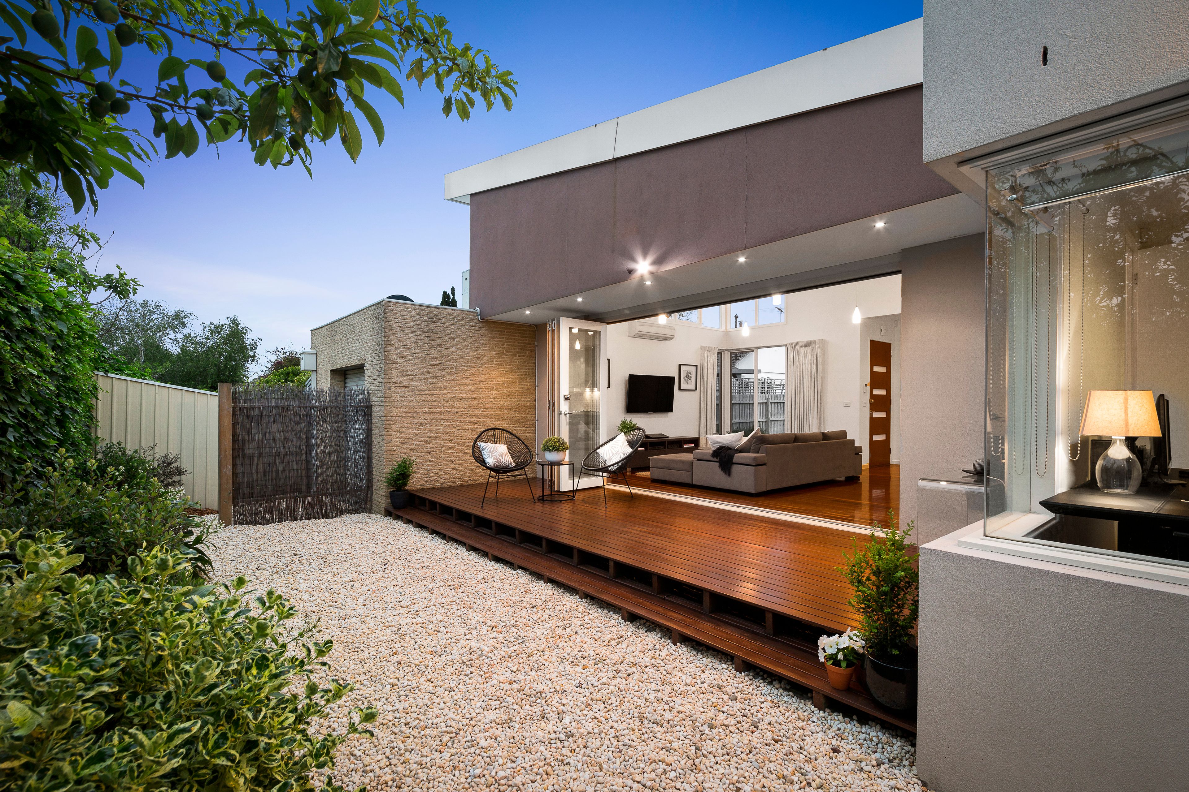 2/25 Simmonds Street, Hughesdale, VIC 3166