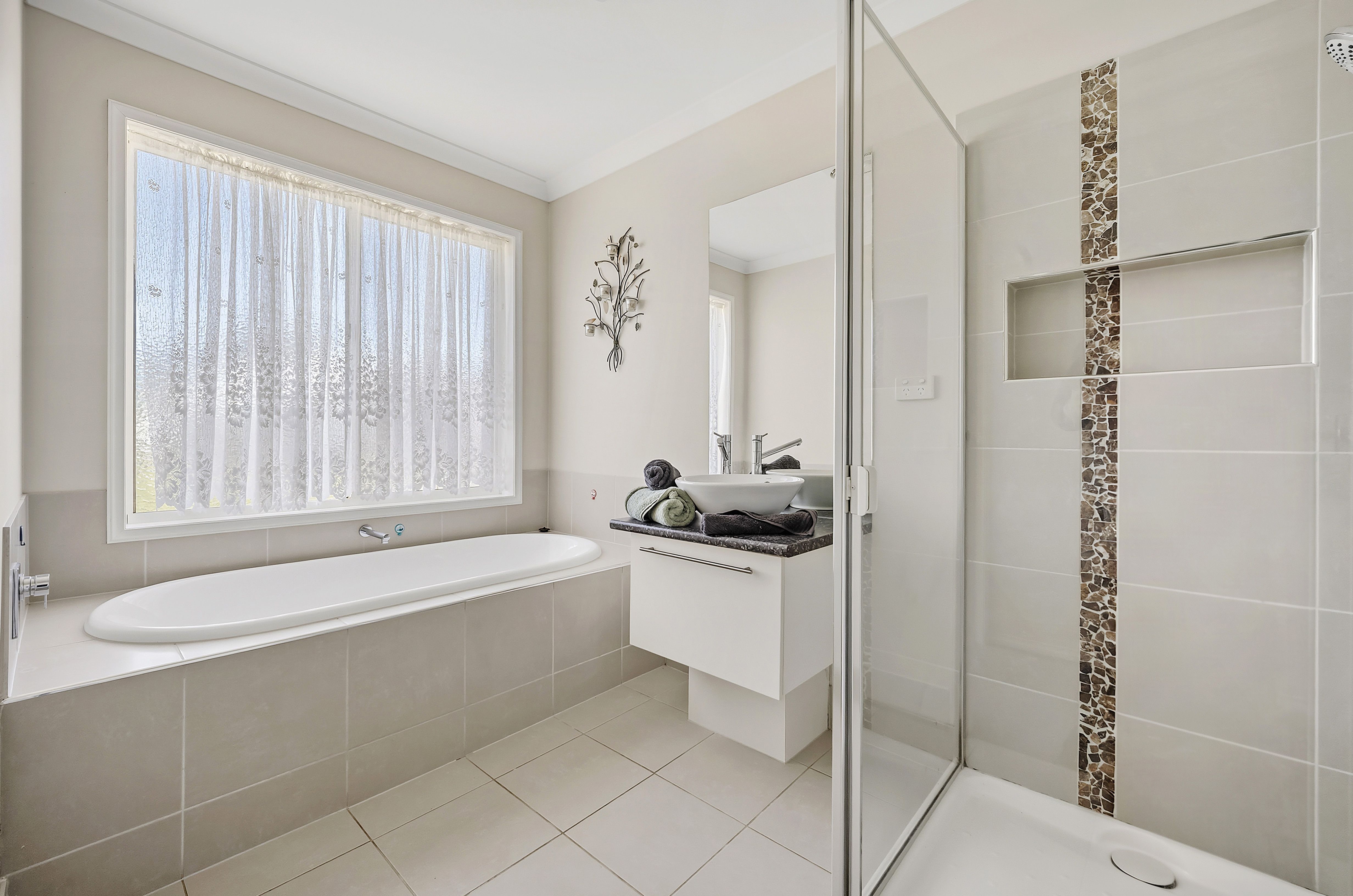 11 Kirkstall-Koroit Road — photo 8 of 13
