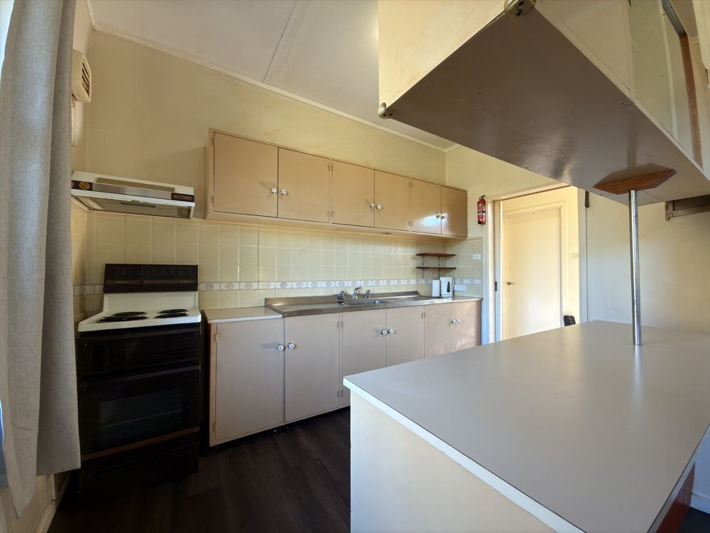 18 Chisholm Street — photo 7 of 13