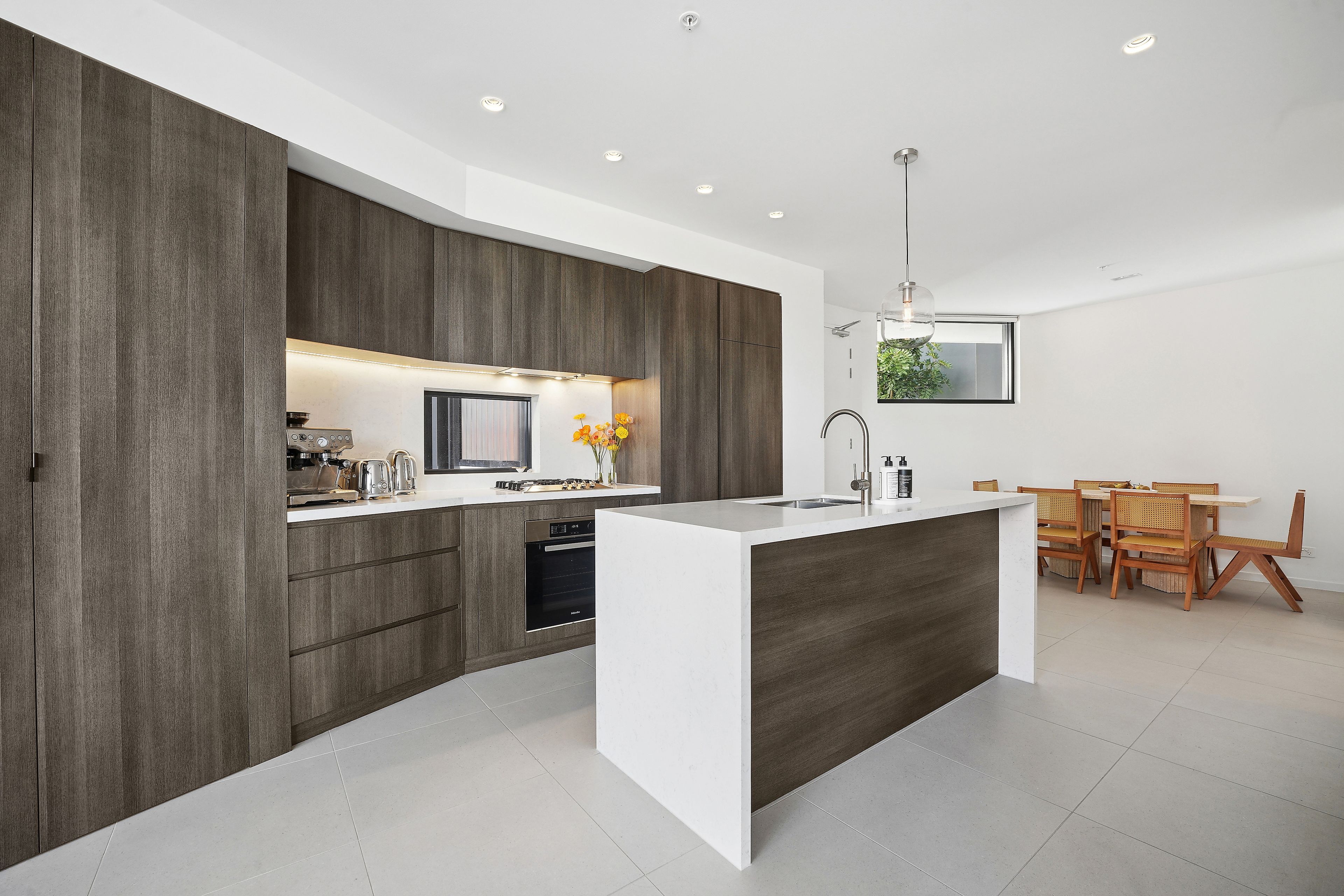 5/6-8 Diamond Bay Road — photo 3 of 10