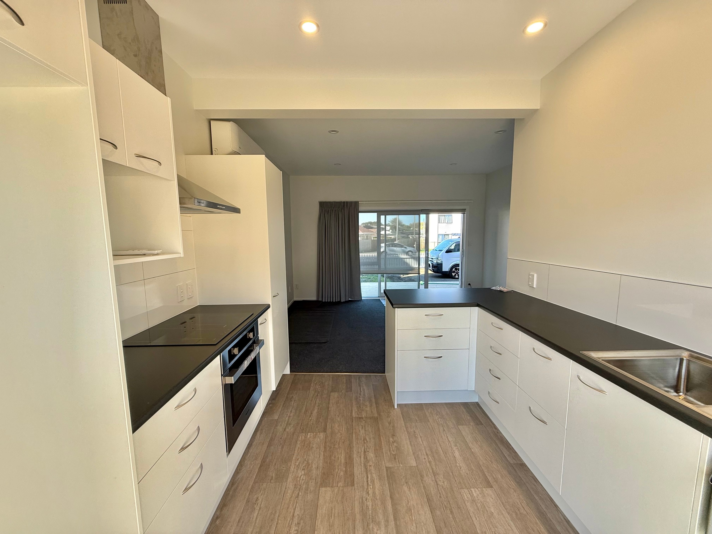 2/116 Kolmar Road, Papatoetoe, Manukau City