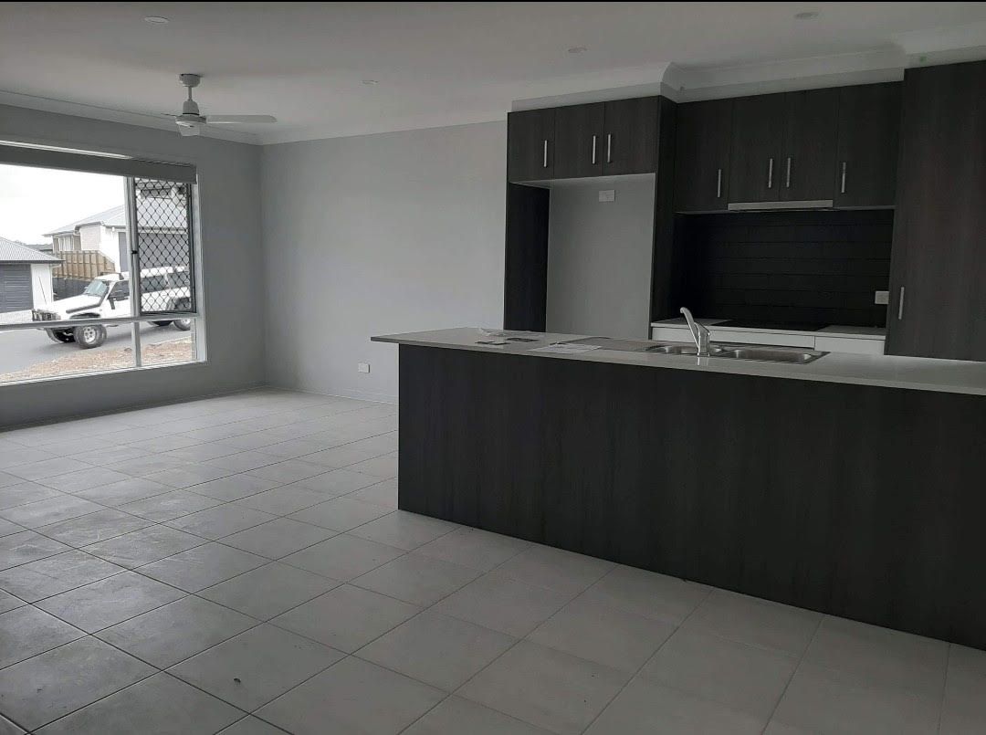 1/21 Peter Harbeck Street, Spring Mountain, QLD 4124