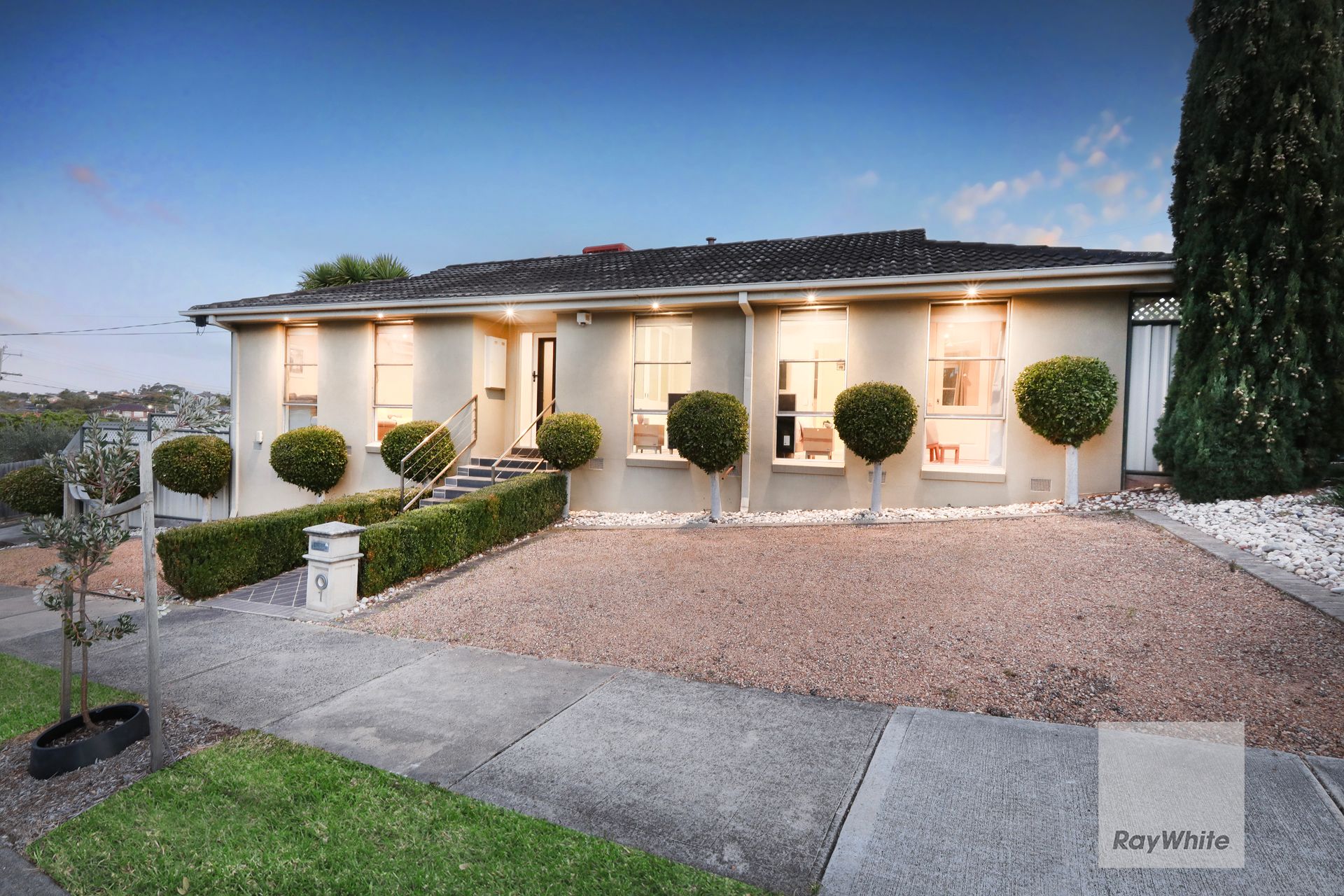 1 Drake Close, Gladstone Park, VIC 3043