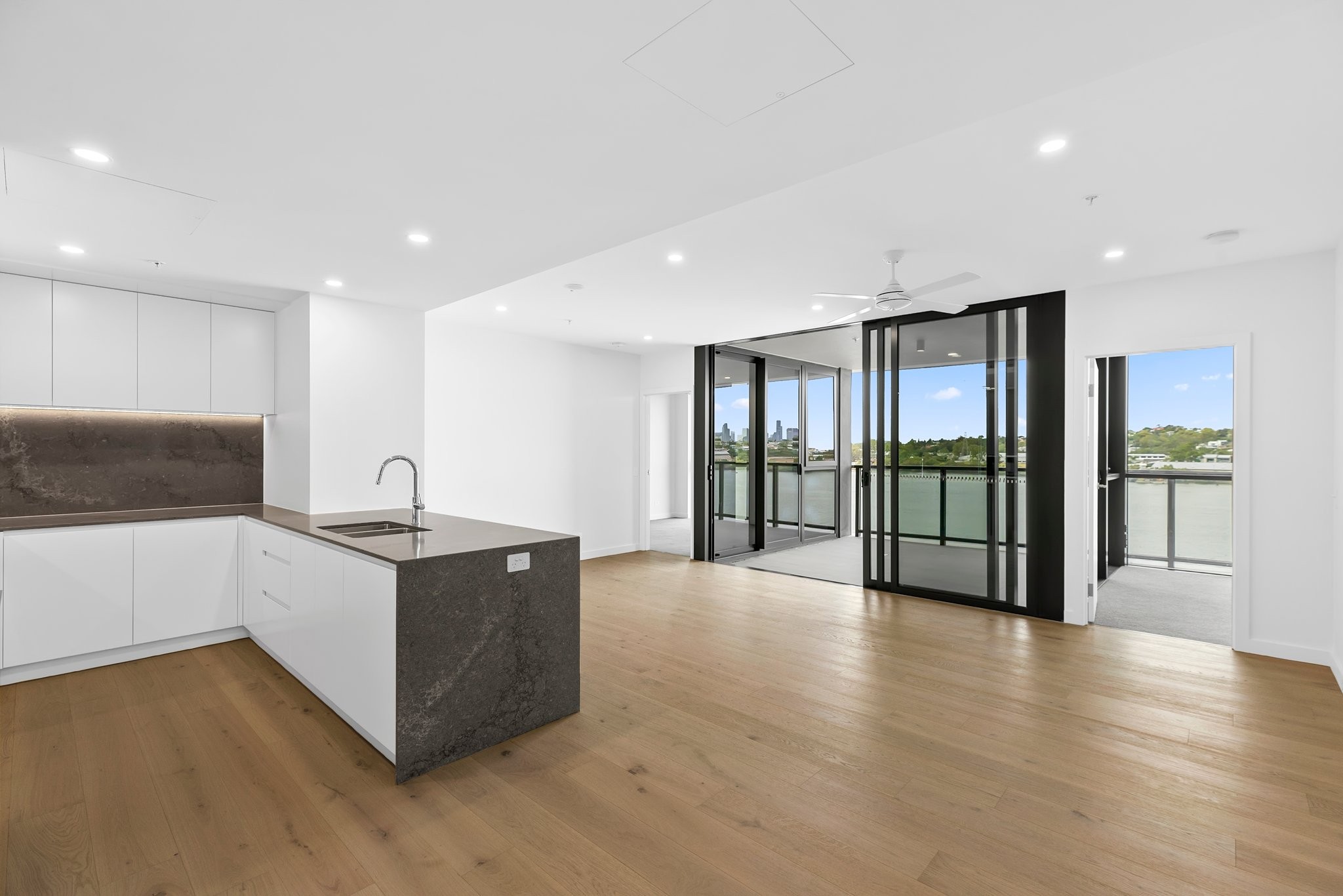 30203/15 Wharf Street, Hamilton, QLD 4007