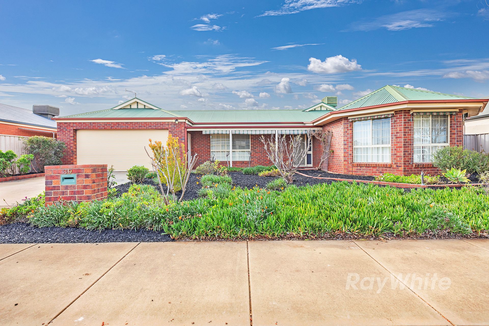 39 Genevieve Avenue, Echuca, VIC 3564