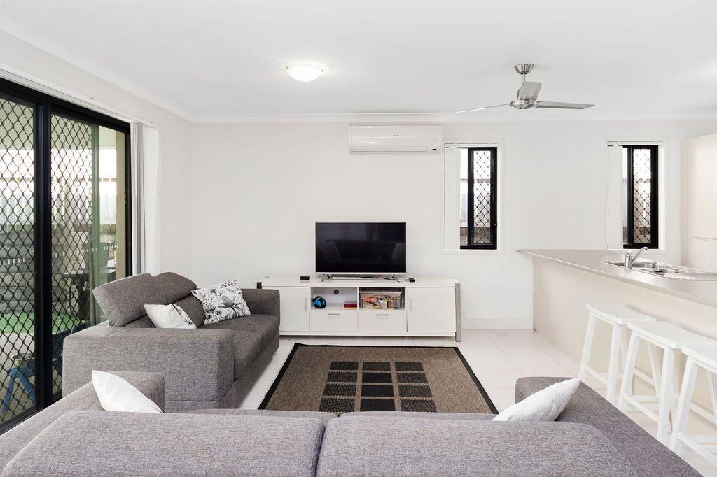 30 Rise Circuit, Pacific Pines, QLD 4211