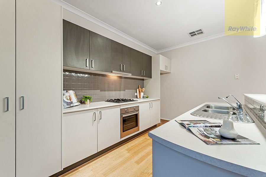 17 Westerfolds Loop, Craigieburn, VIC 3064