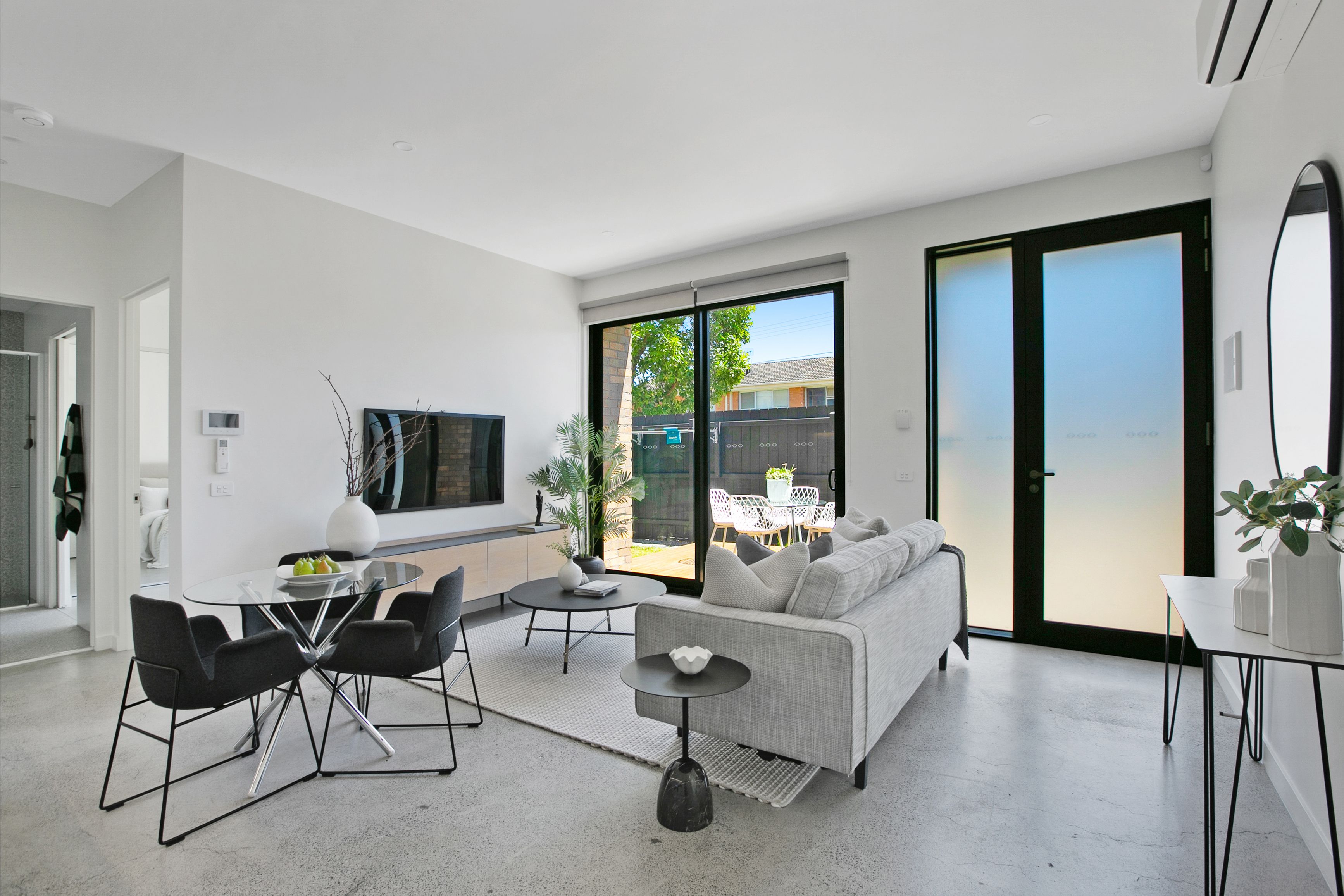 24 McEwan Road, Heidelberg Heights VIC 3081