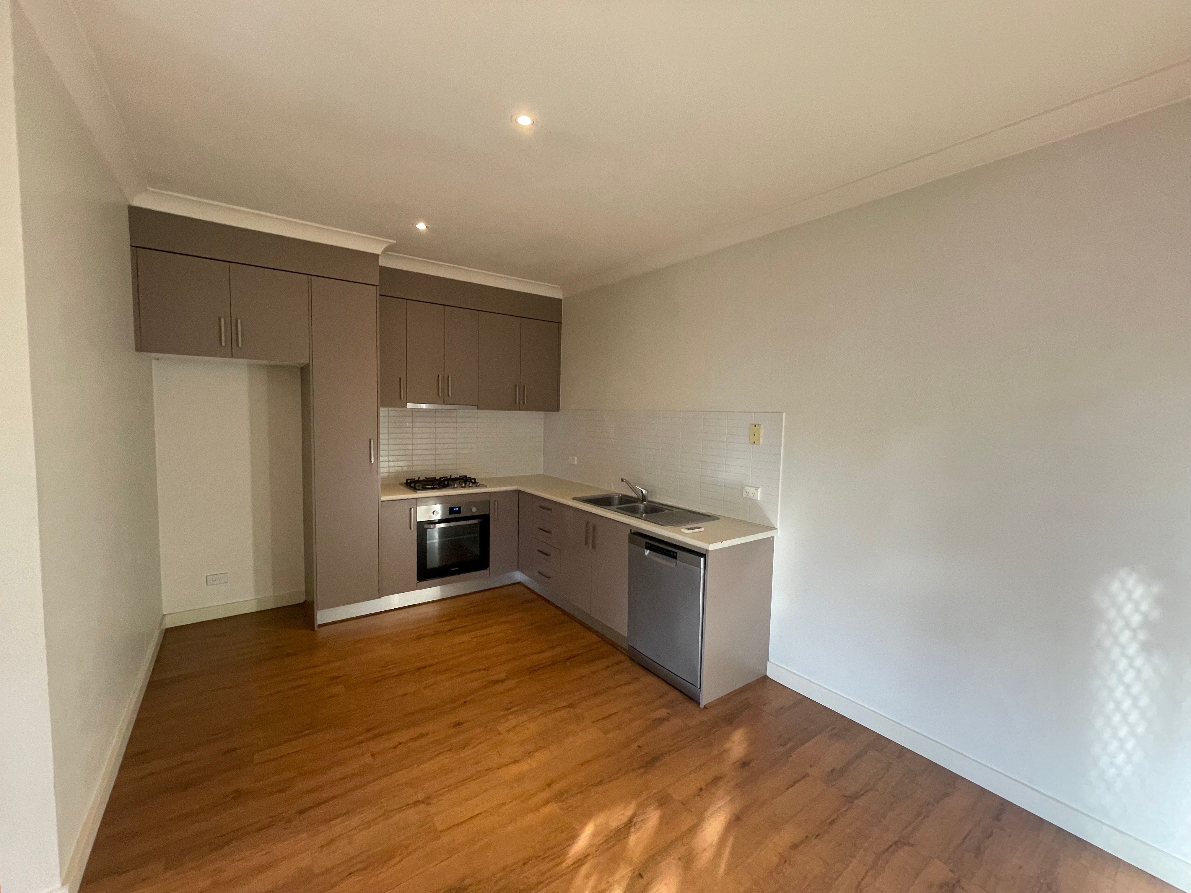 1/5 Crevelli Street, Reservoir, VIC 3073