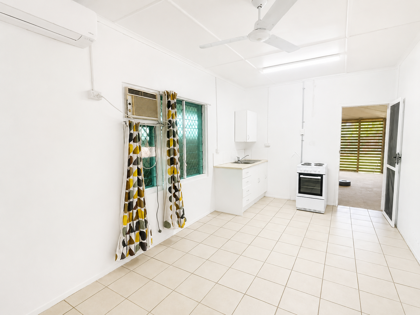 10A Frangipanni Street — photo 3 of 8