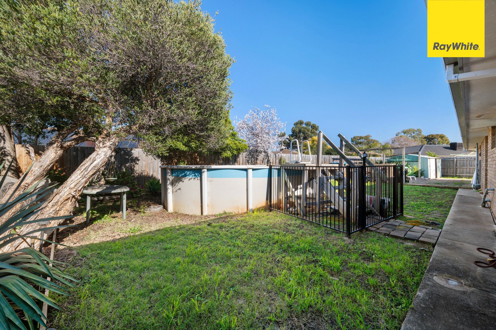 5 Karen Place — photo 16 of 18