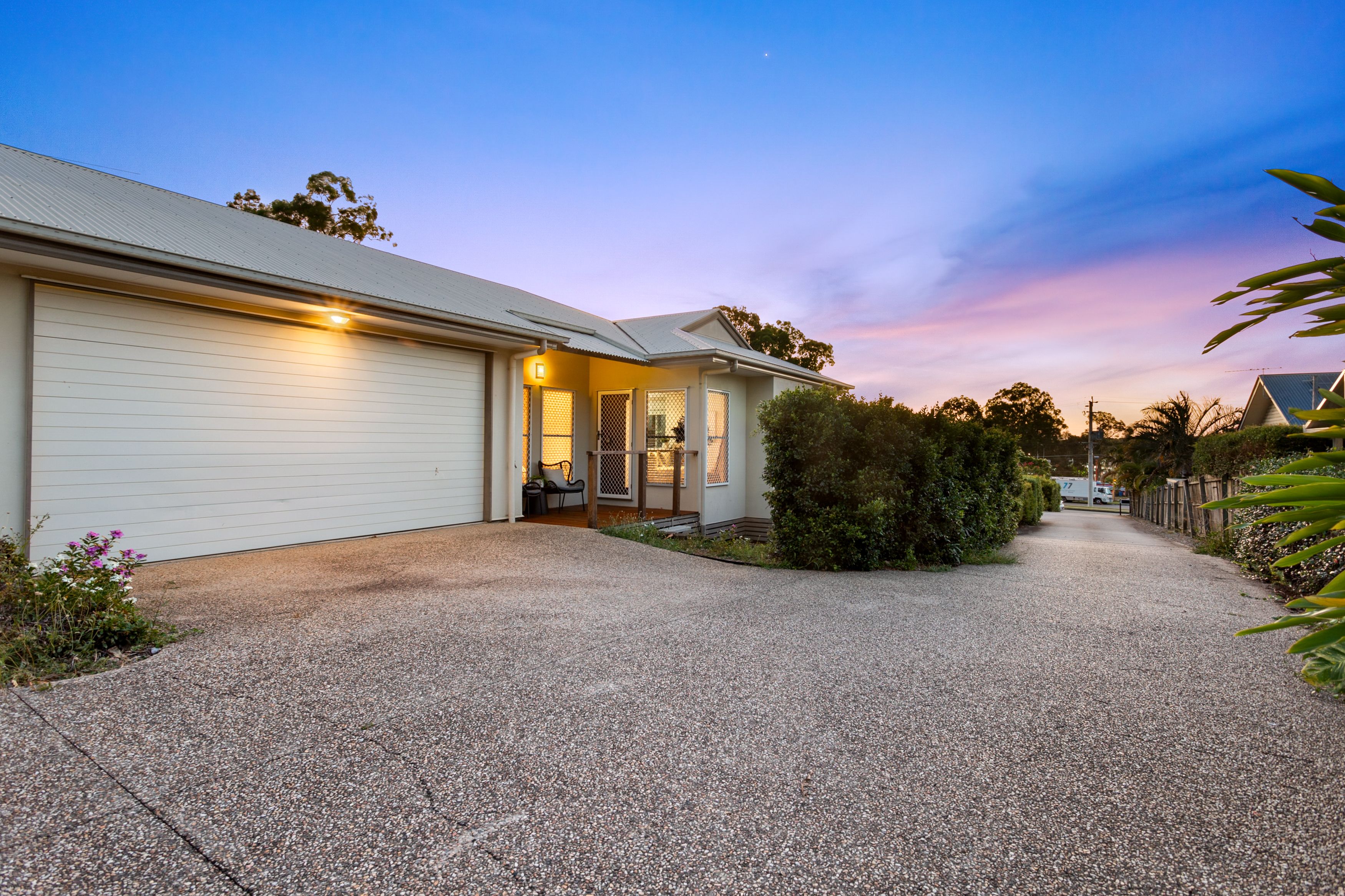 12 College Road, Clontarf QLD 4019