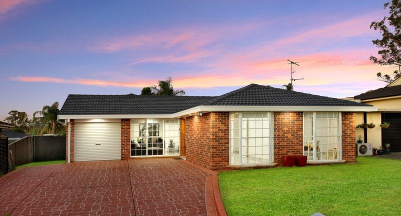 6 Kingfisher Way, St Clair, NSW 2759