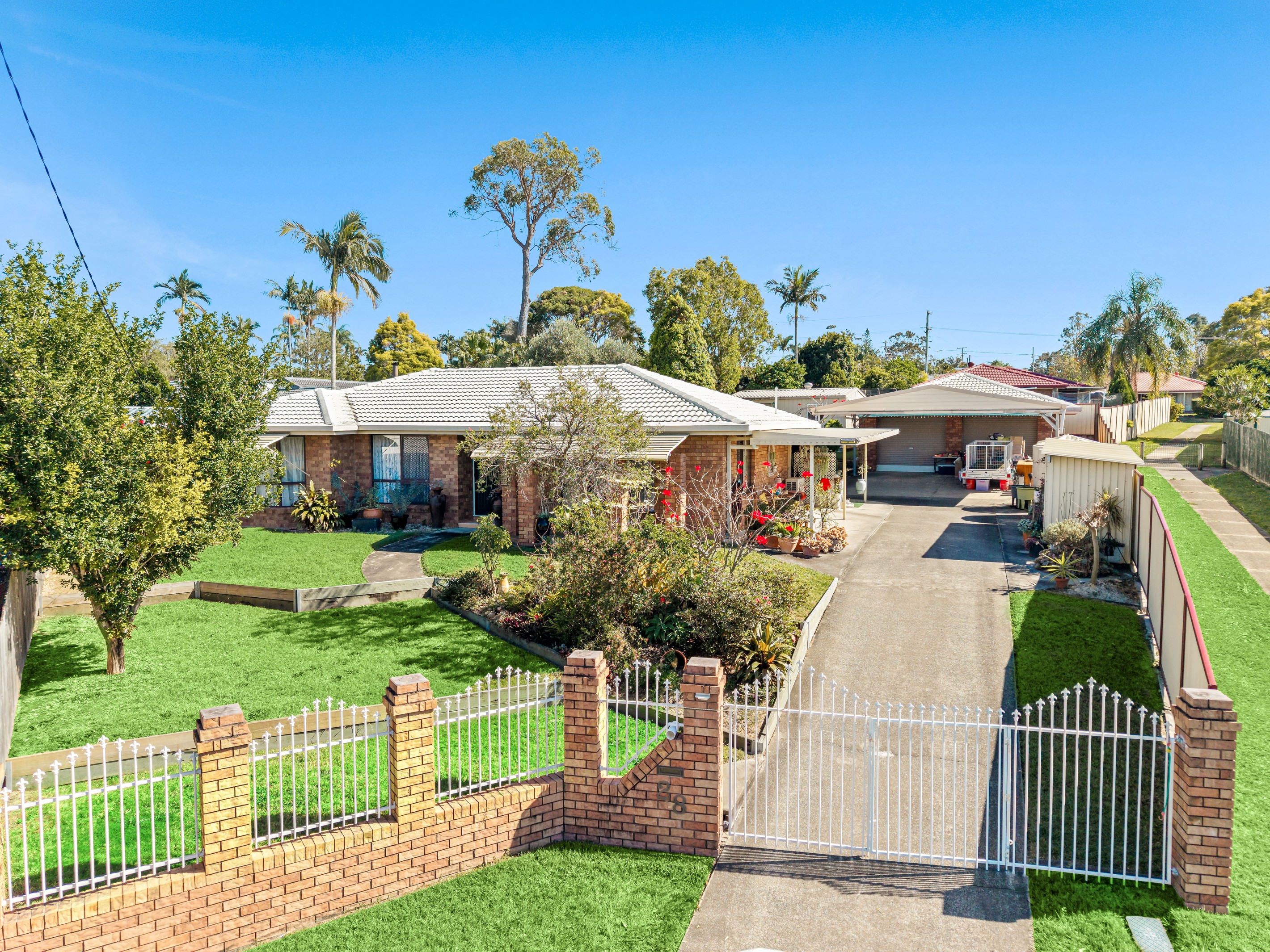 28 Greenvale Court, Regents Park, QLD 4118