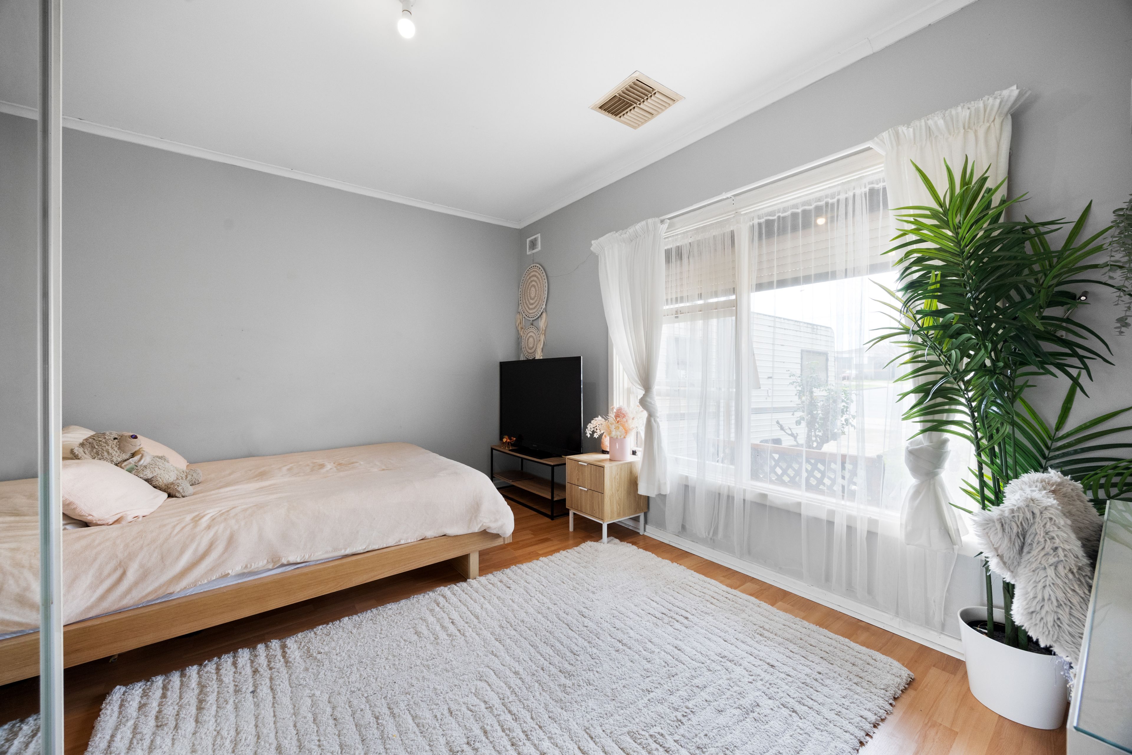 35 Mitton Avenue — photo 9 of 19