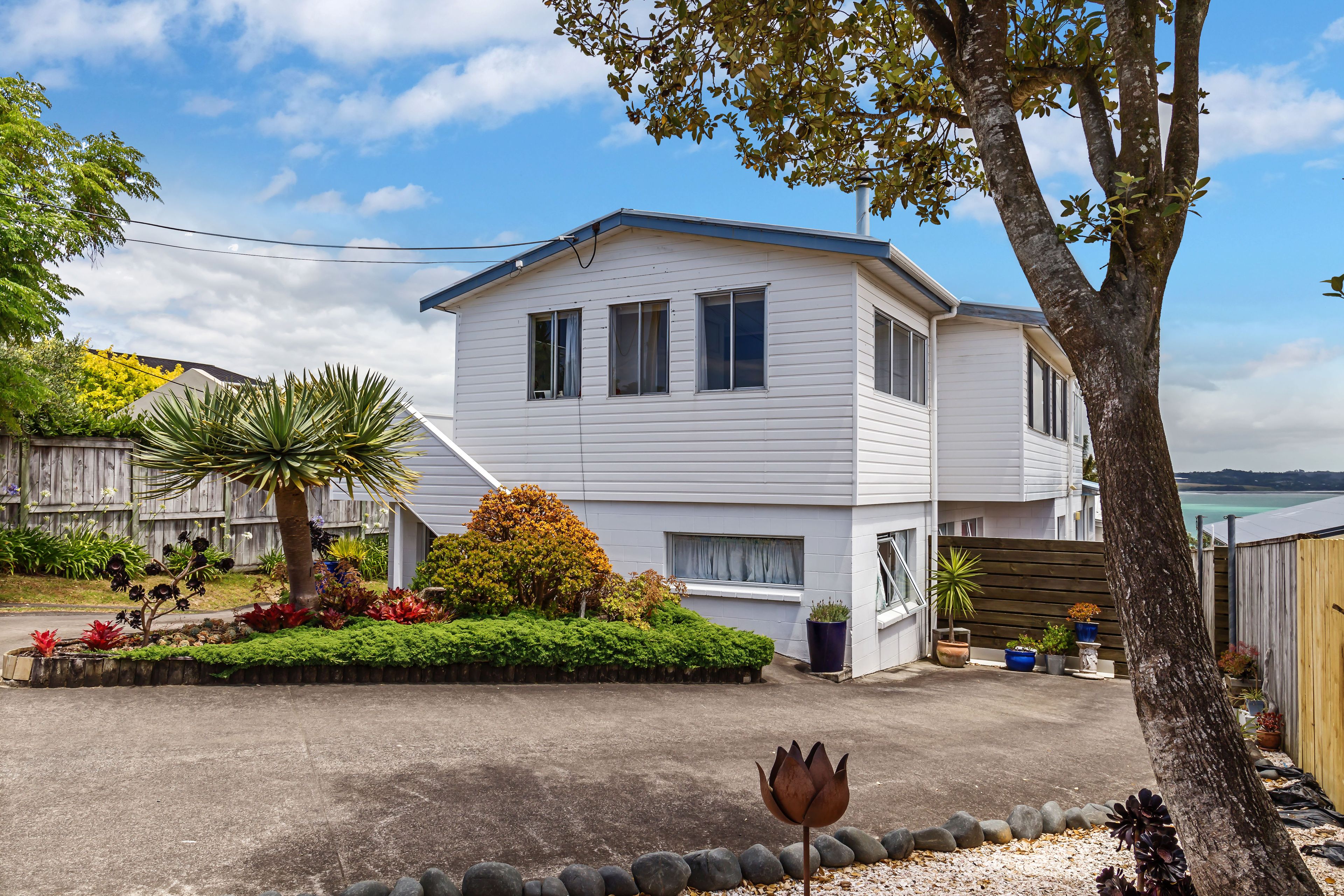 811a Whangaparaoa Road, Manly, Rodney