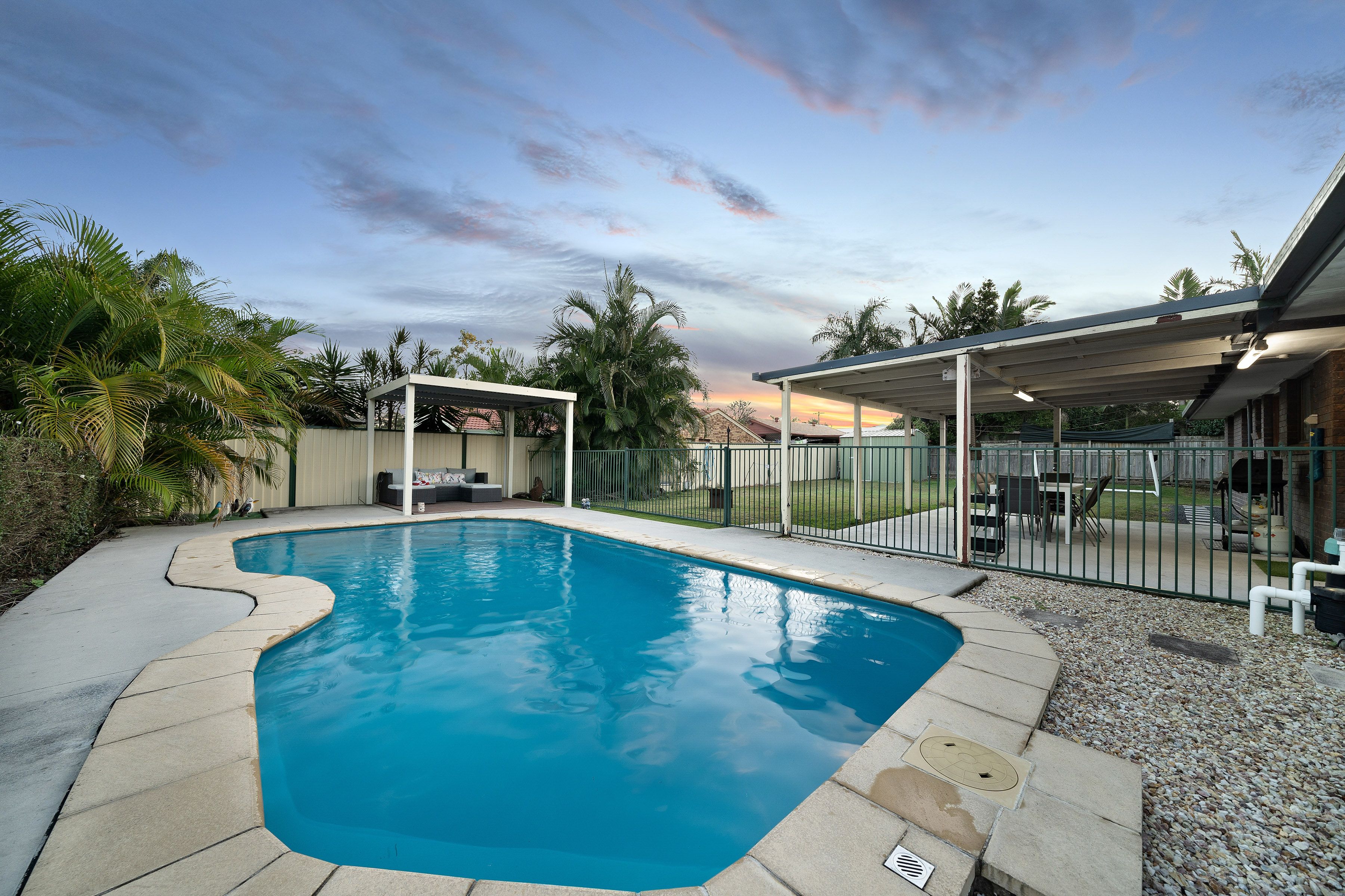 33 Centaurus Crescent, Regents Park, QLD 4118