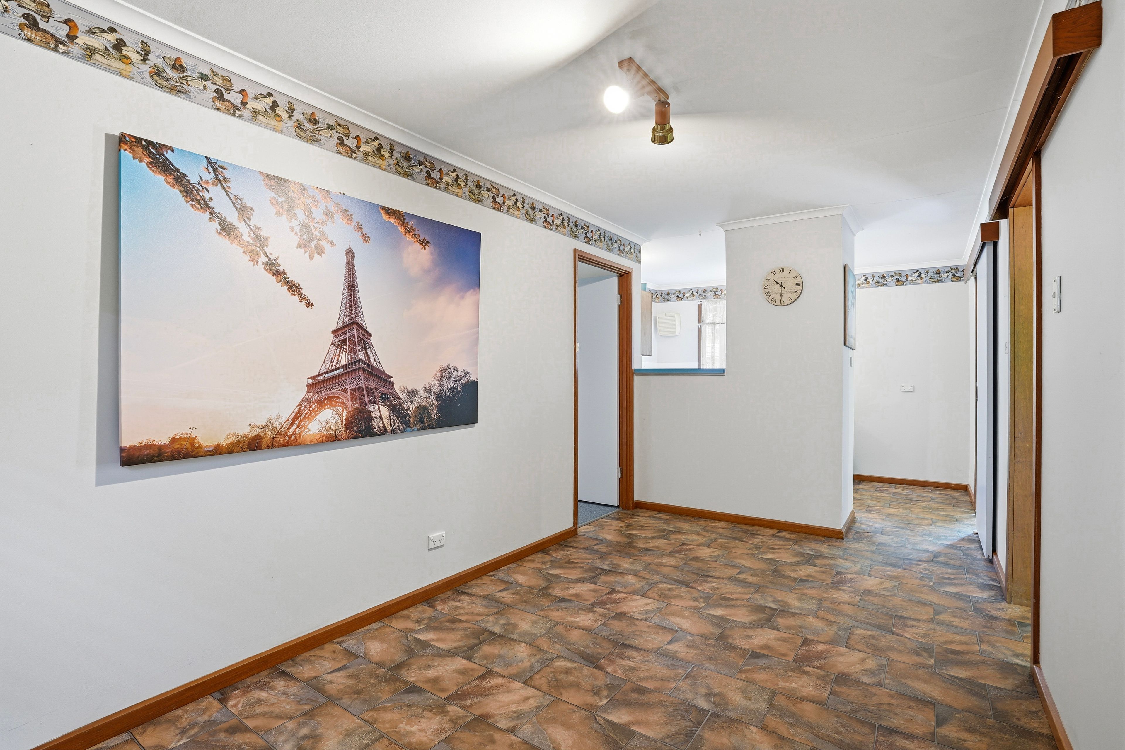 49 Jenkins Drive — photo 4 of 17