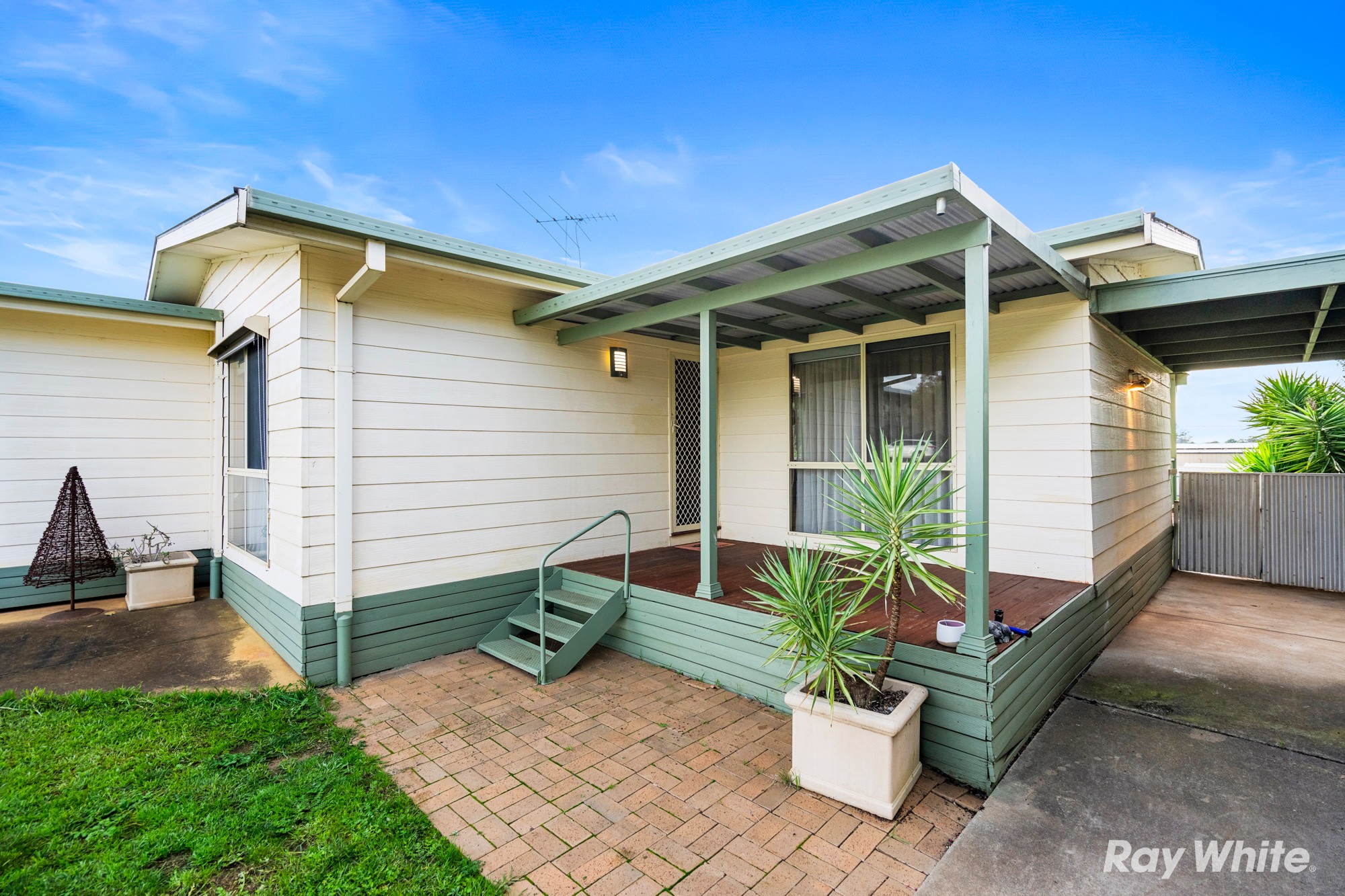75 Bruce Street, Coolamon, NSW 2701