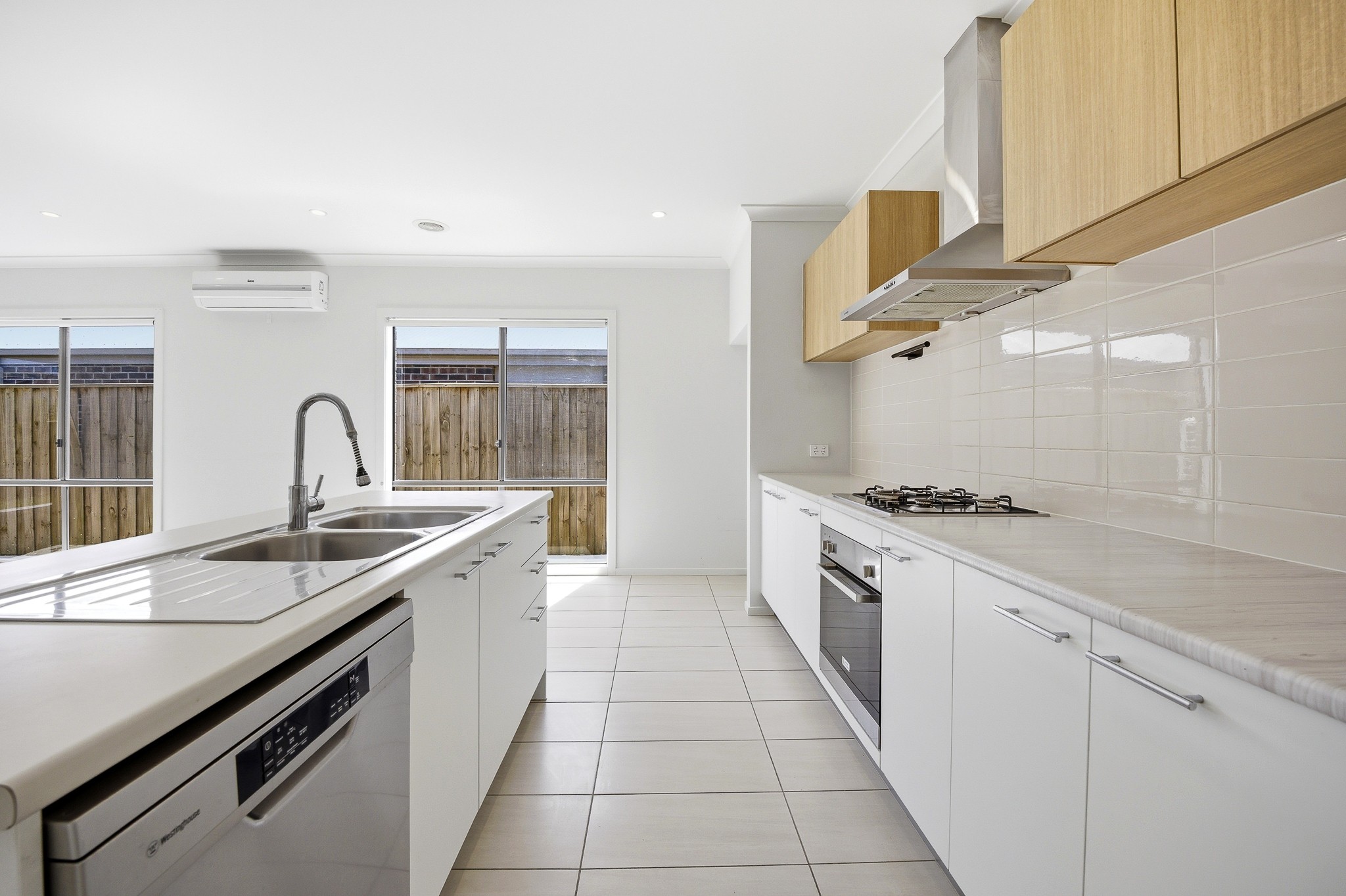 42 Barley Crescent, Clyde North, VIC 3978