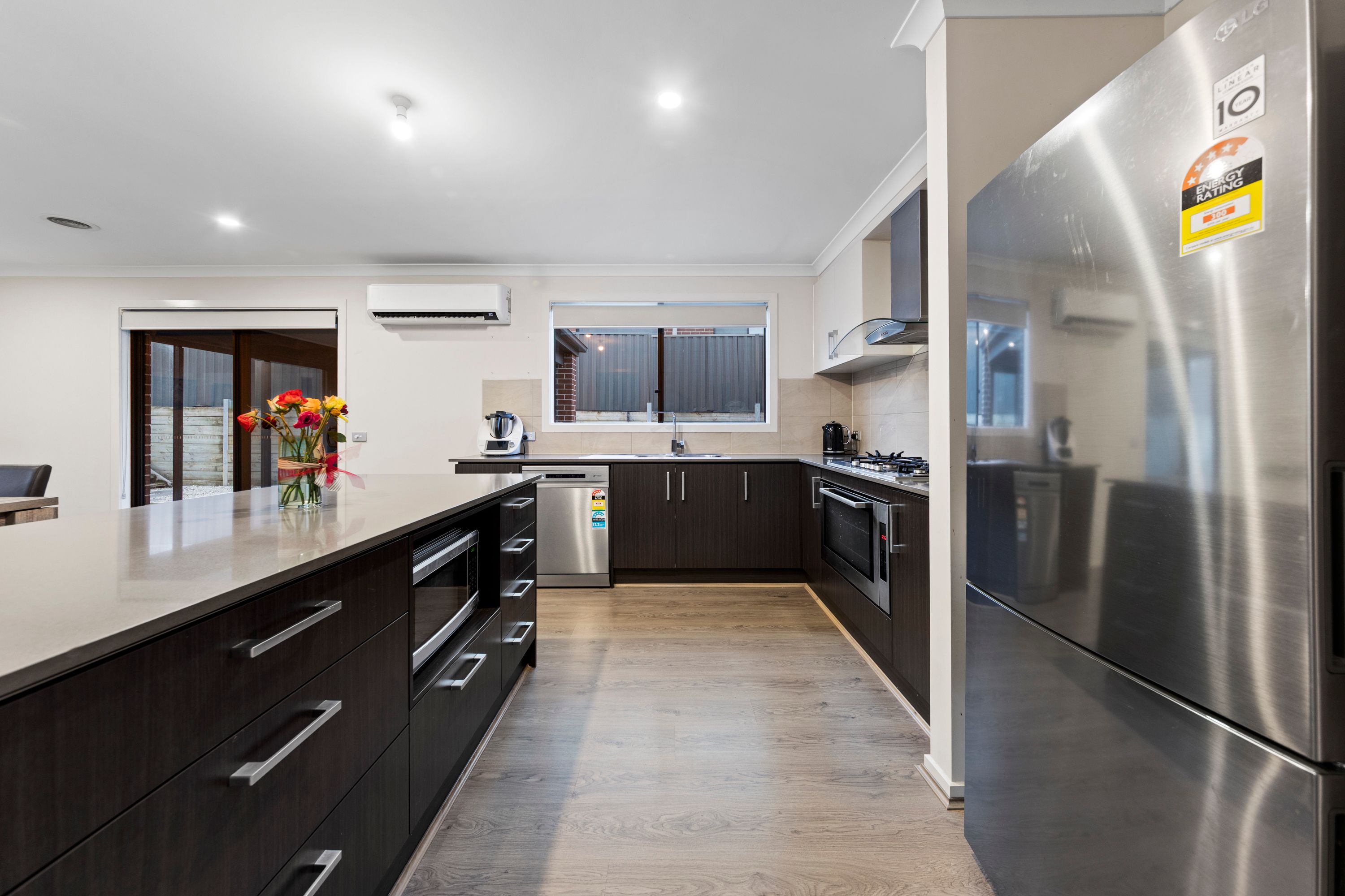 11 Albert Circuit — photo 6 of 30