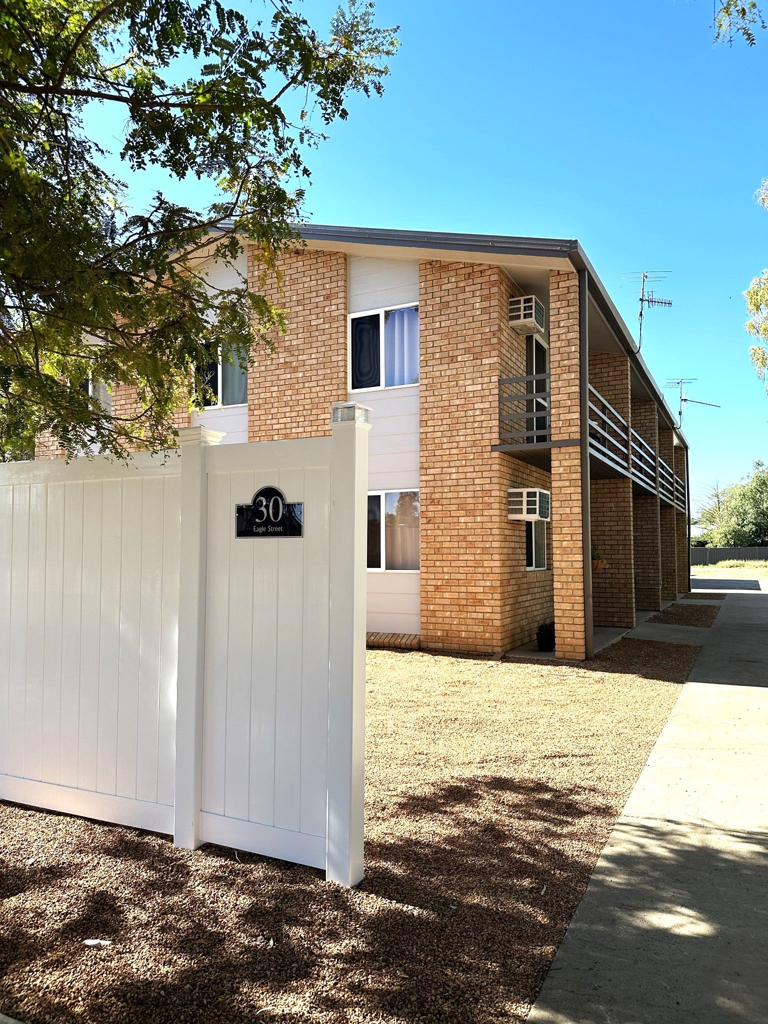 2/30 Eagle Street, Longreach, QLD 4730