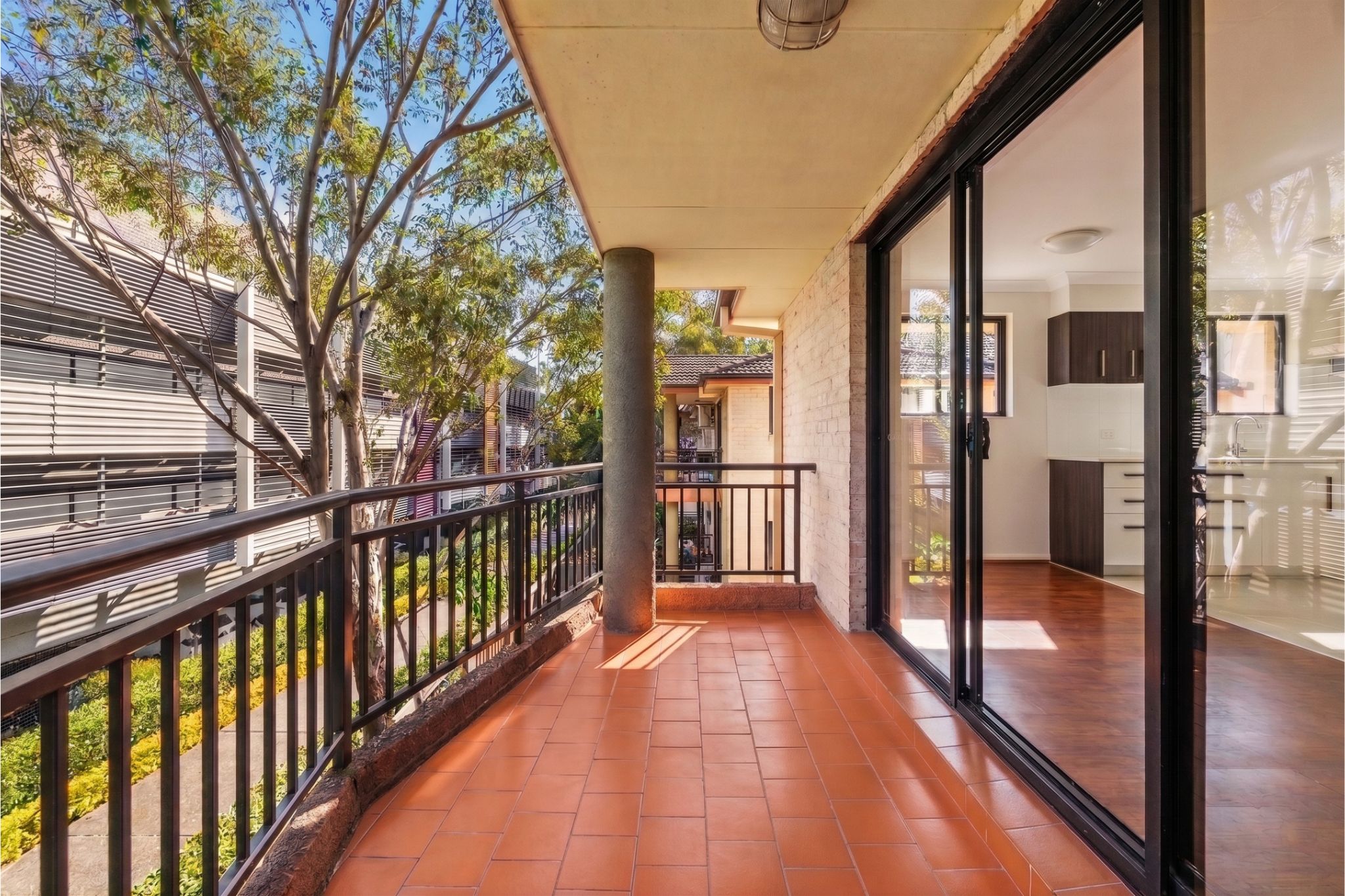 21/48-52 Neil Street — photo 6 of 12