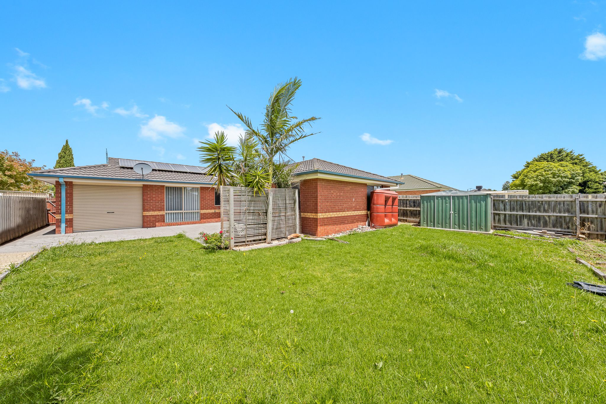 8 Helmsdale Court, Cranbourne West, VIC 3977