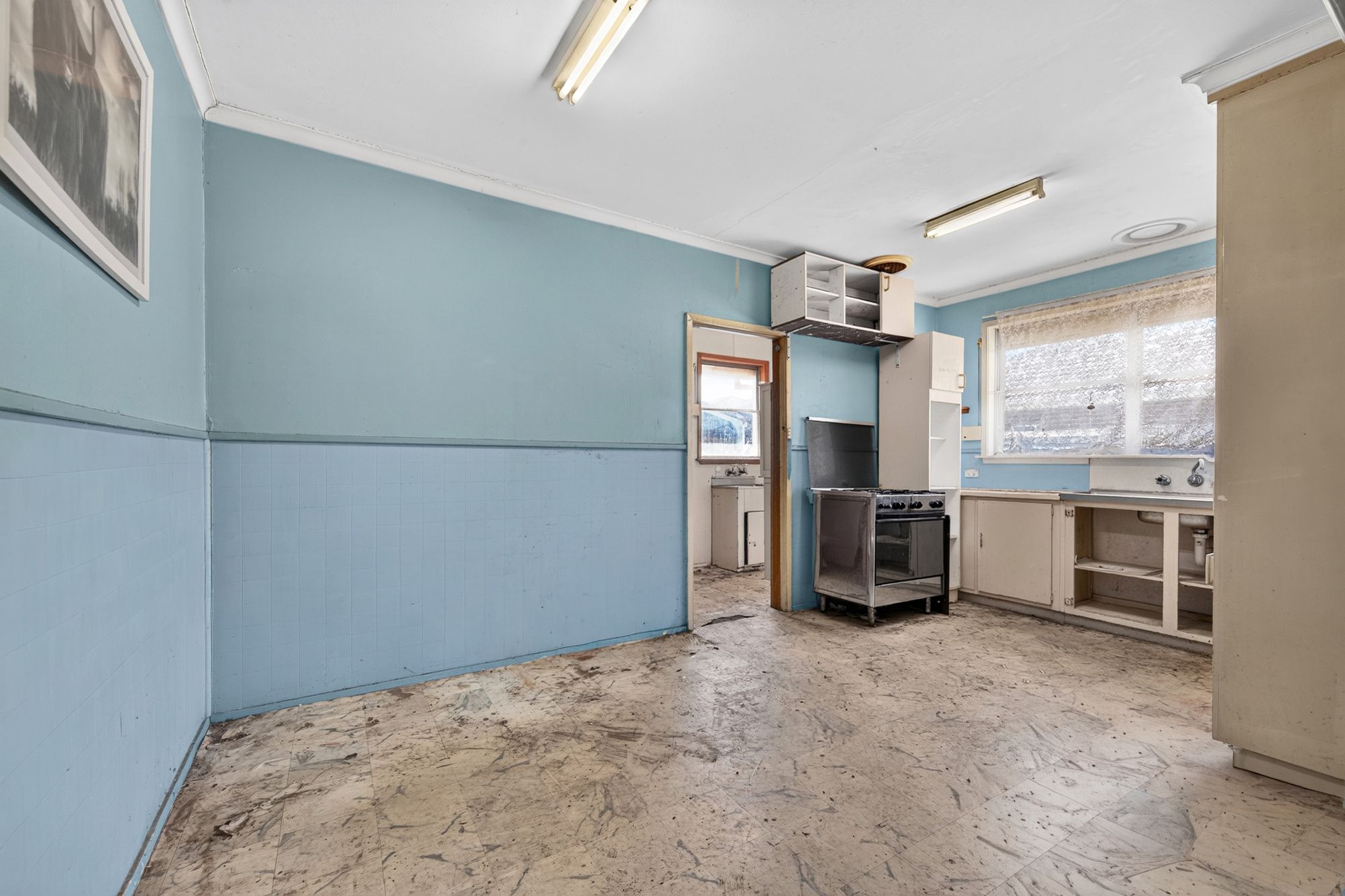 27 Robertson Crescent — photo 7 of 20