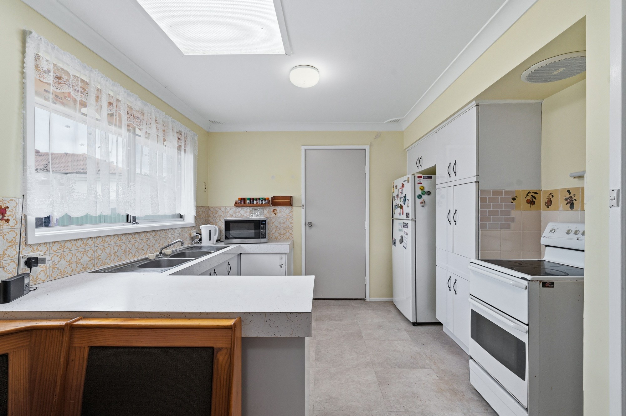 11 Wandoo Place, Bradbury, NSW 2560