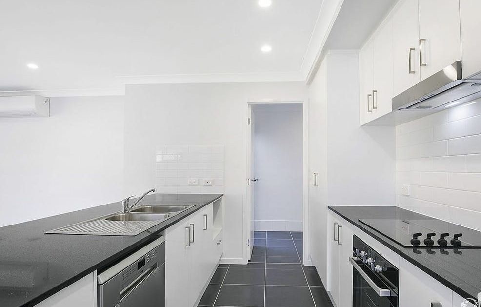12 Mcandrew Street — photo 2 of 13