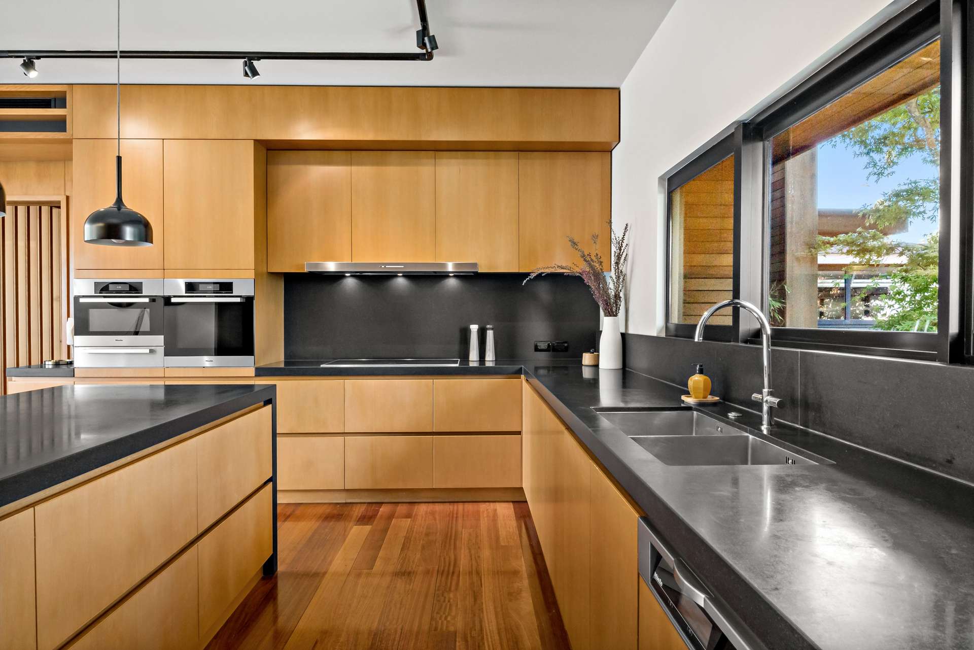 10 Springcombe Road photo 7