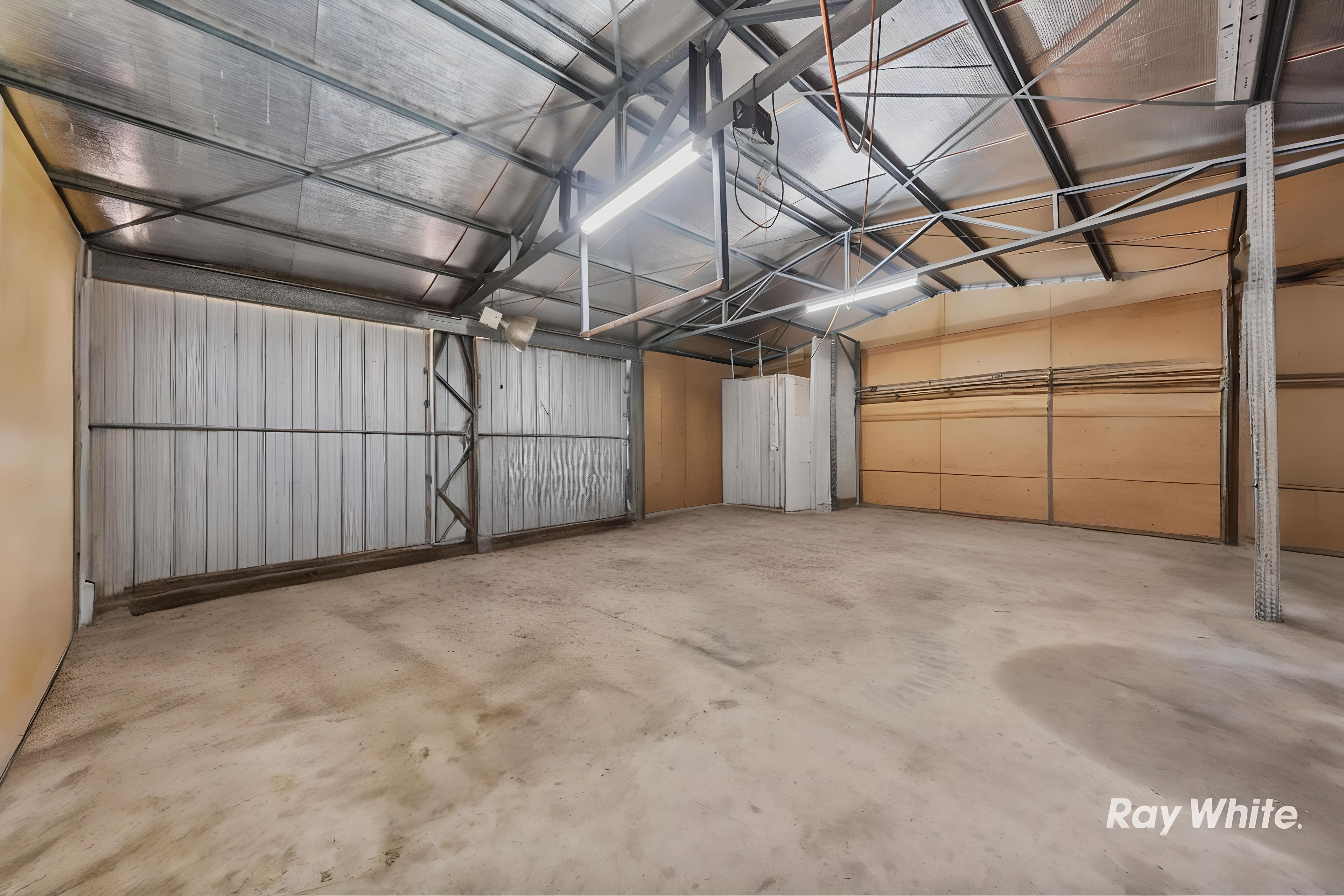 23-31 Sharton Avenue — photo 14 of 22
