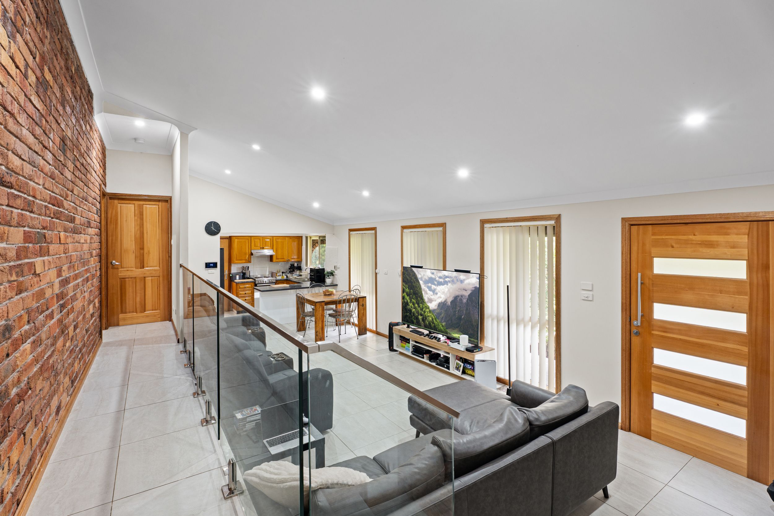 37 Charles Sturt Drive — photo 6 of 20