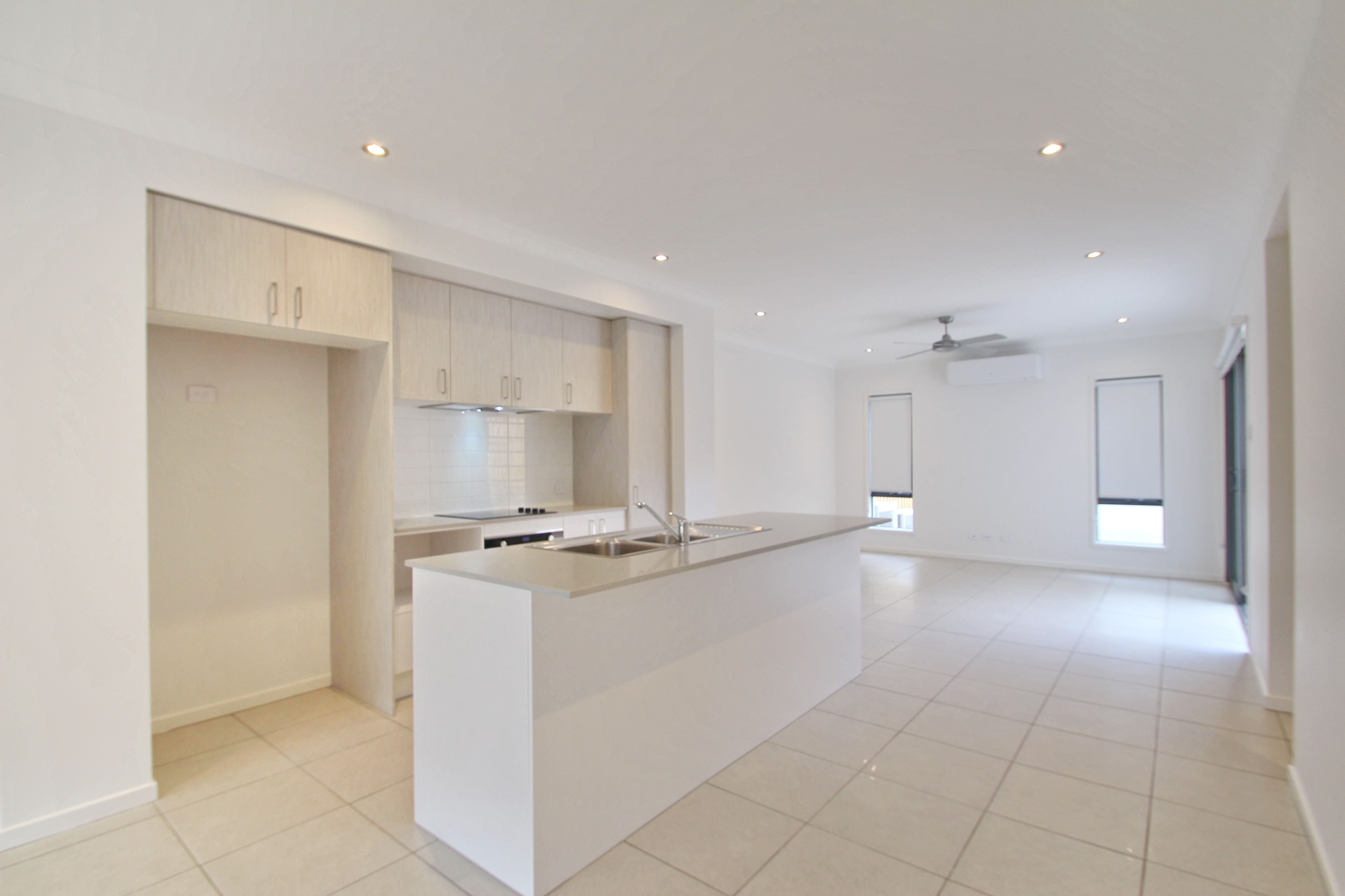 135 Spring Mountain Boulevard, SPRING MOUNTAIN, QLD 4300