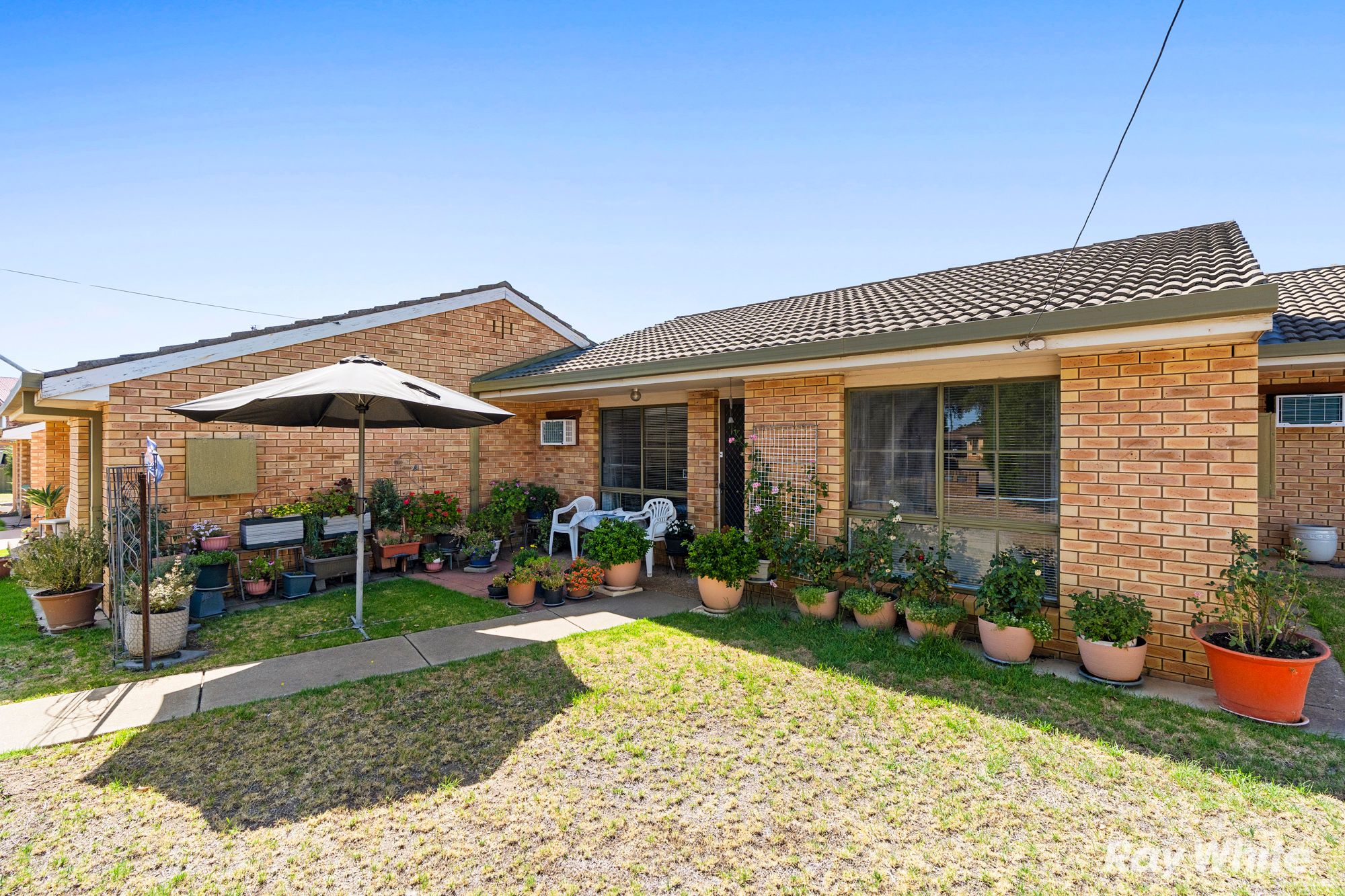 2/10 Wewak Street, Ashmont NSW 2650