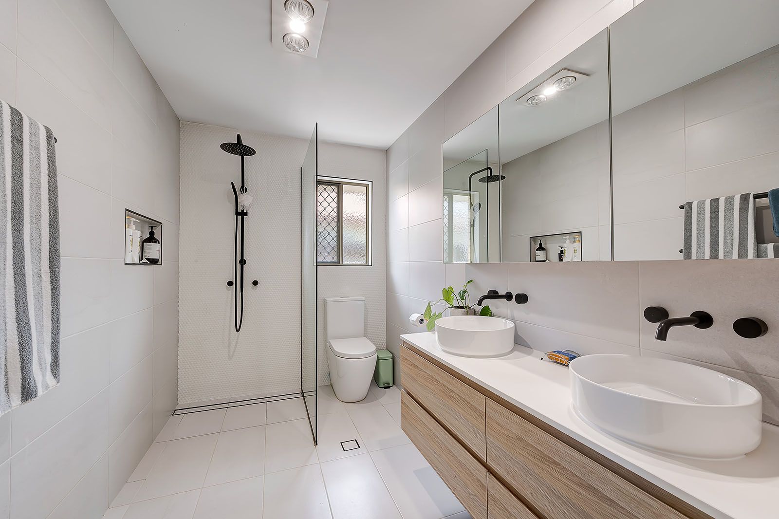 14 Trinity Crescent — photo 14 of 19