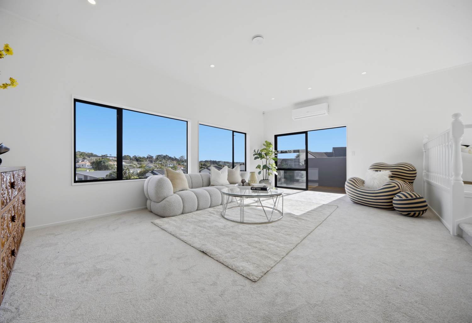 6 Tenbless Court, Unsworth Heights, North Shore City