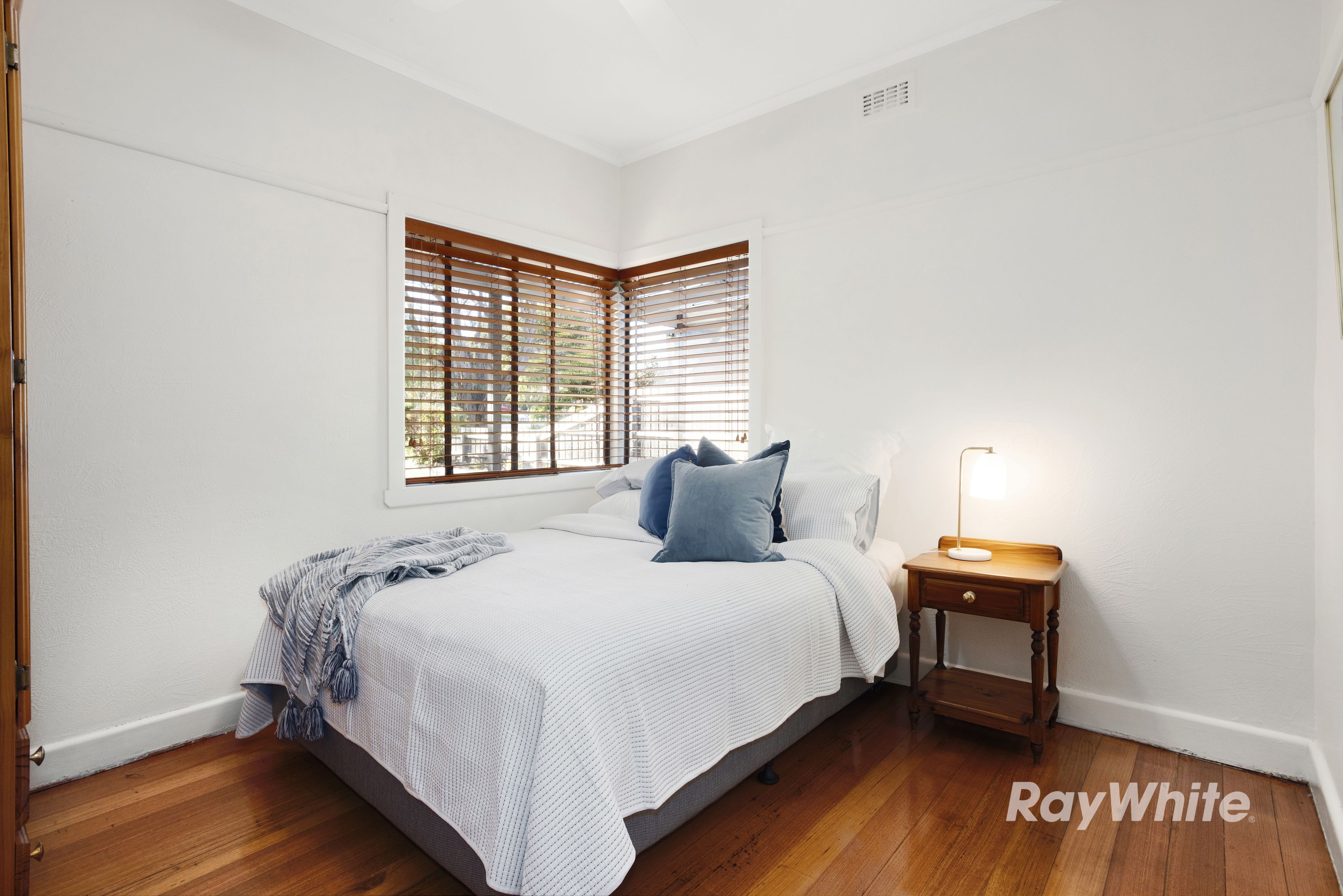 6 Royal Terrace — photo 11 of 22