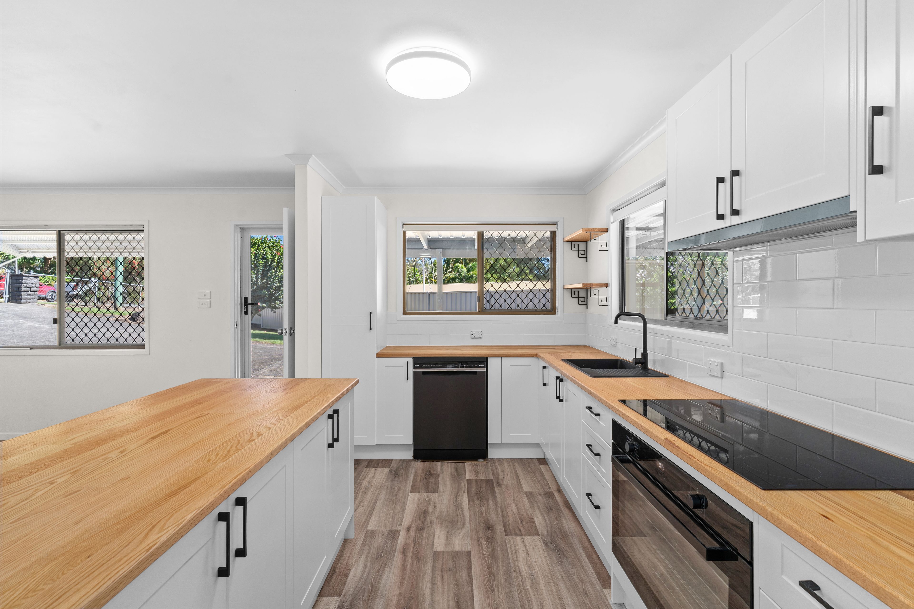 4 Diamond Valley Road — photo 5 of 22