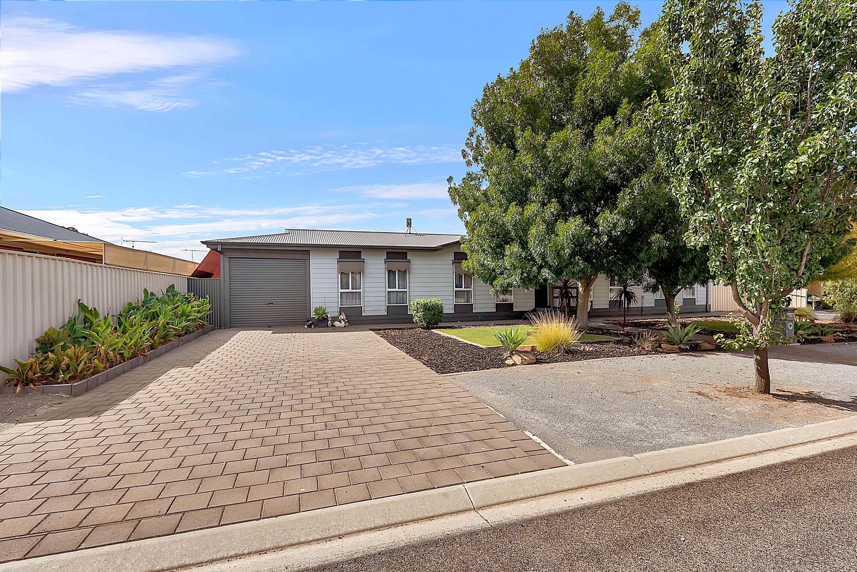 25 Cairns Crescent, Riverton SA 5412