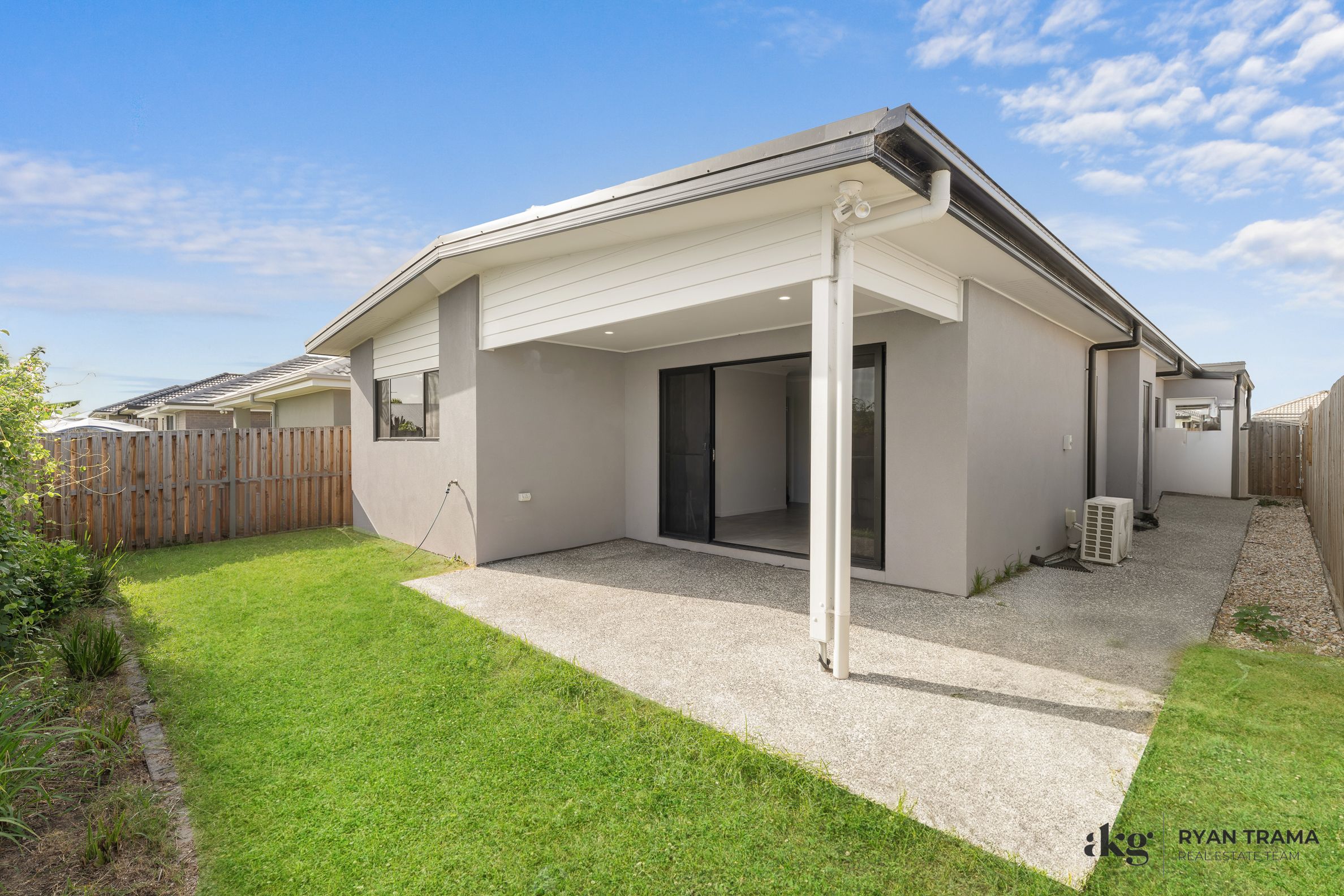 40 Barnyard Drive, Park Ridge, QLD 4125
