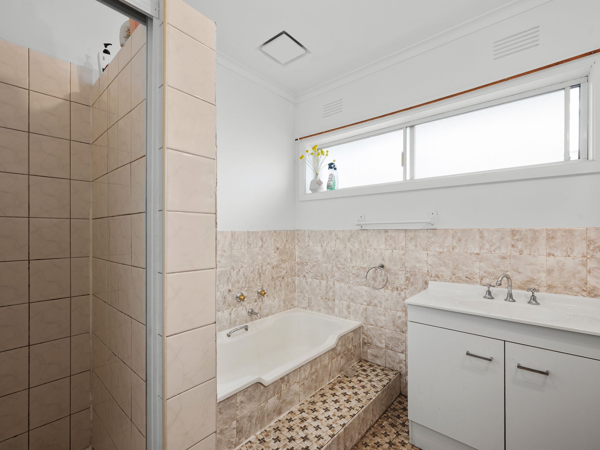 14 Monds Avenue — photo 11 of 13