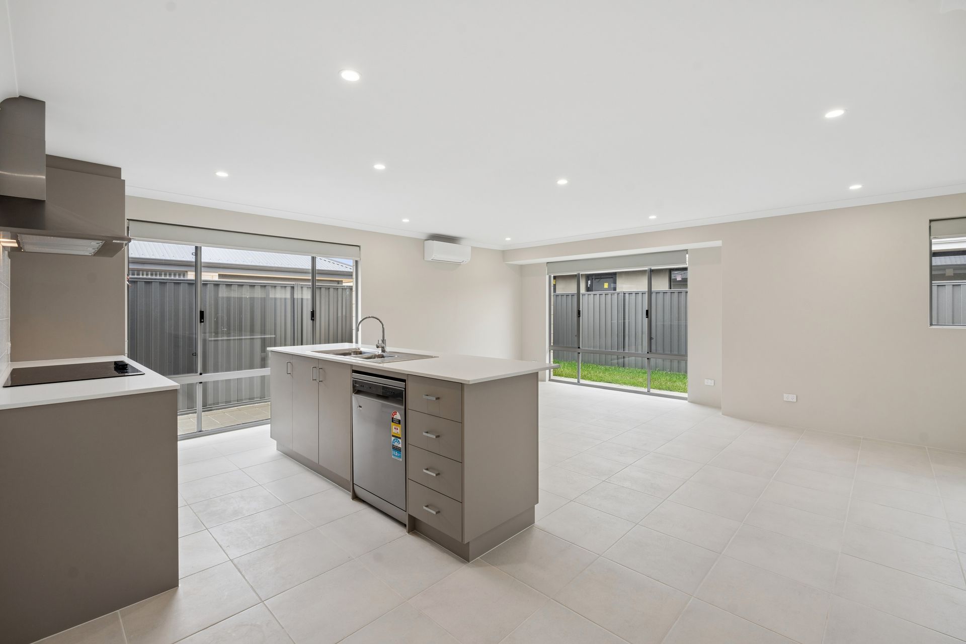 11 Fitzroy Road — photo 3 of 18