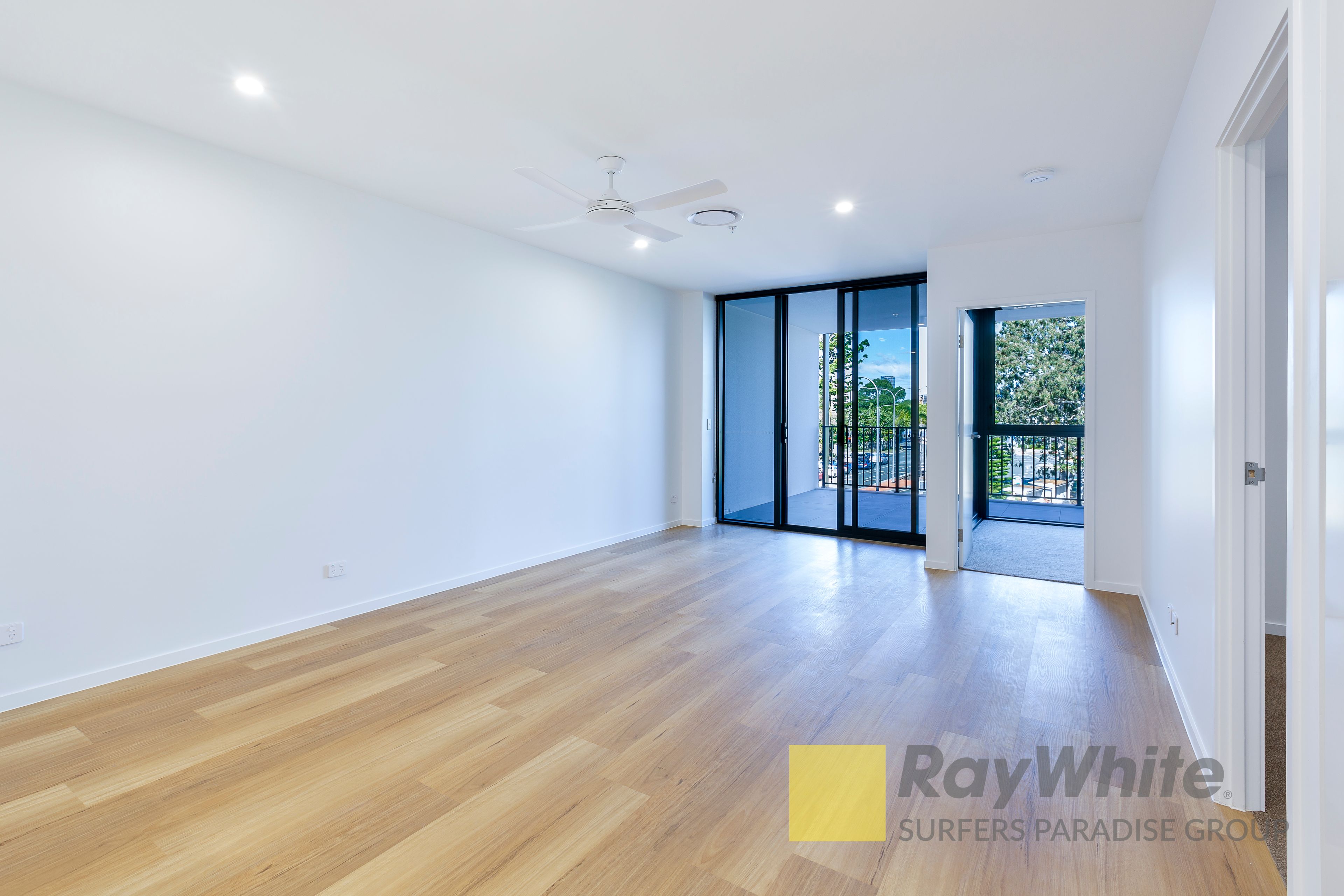 16/18 Remembrance Drive, Surfers Paradise, QLD 4217