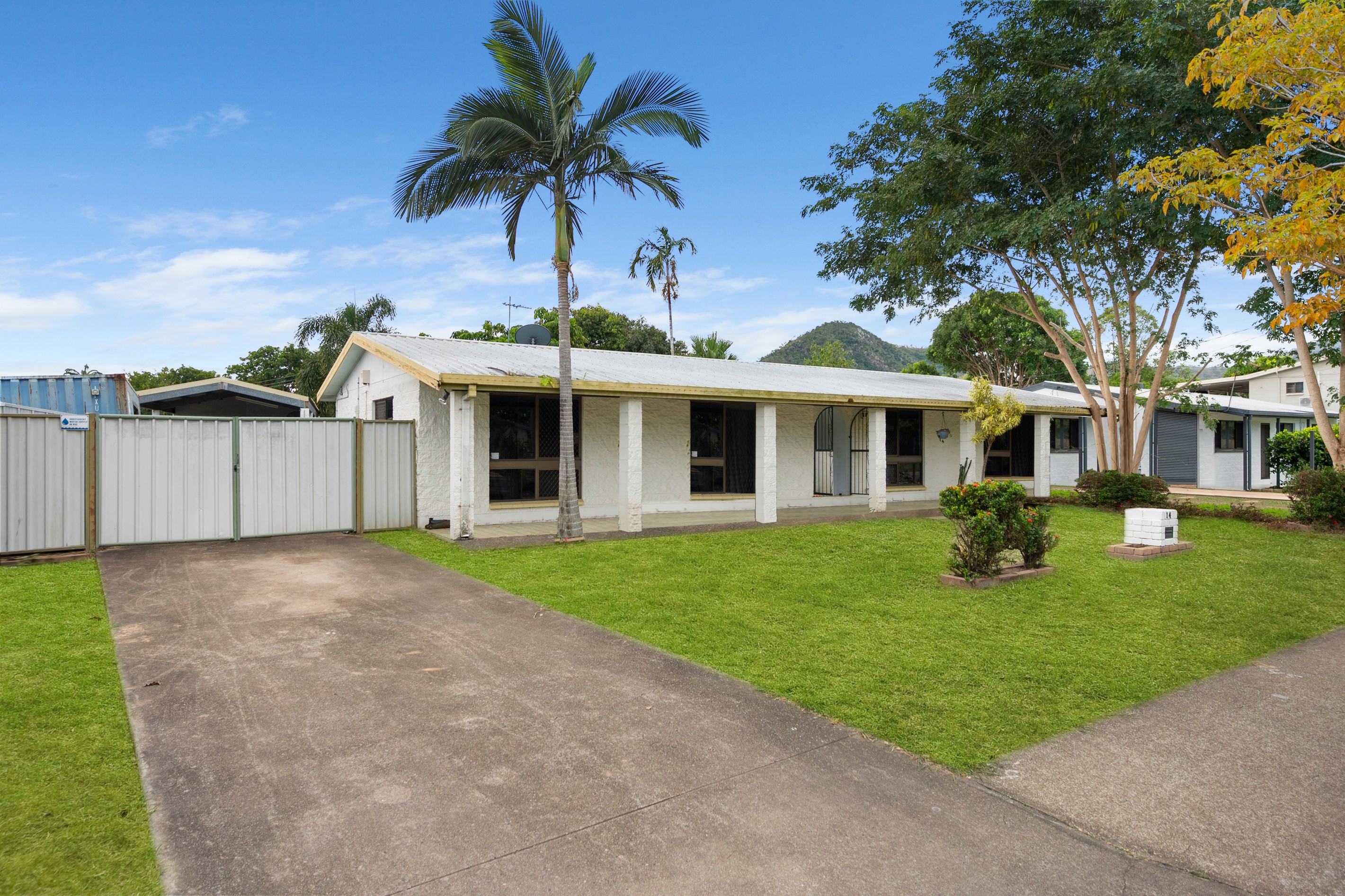 14 Santal Drive, Rasmussen, QLD 4815