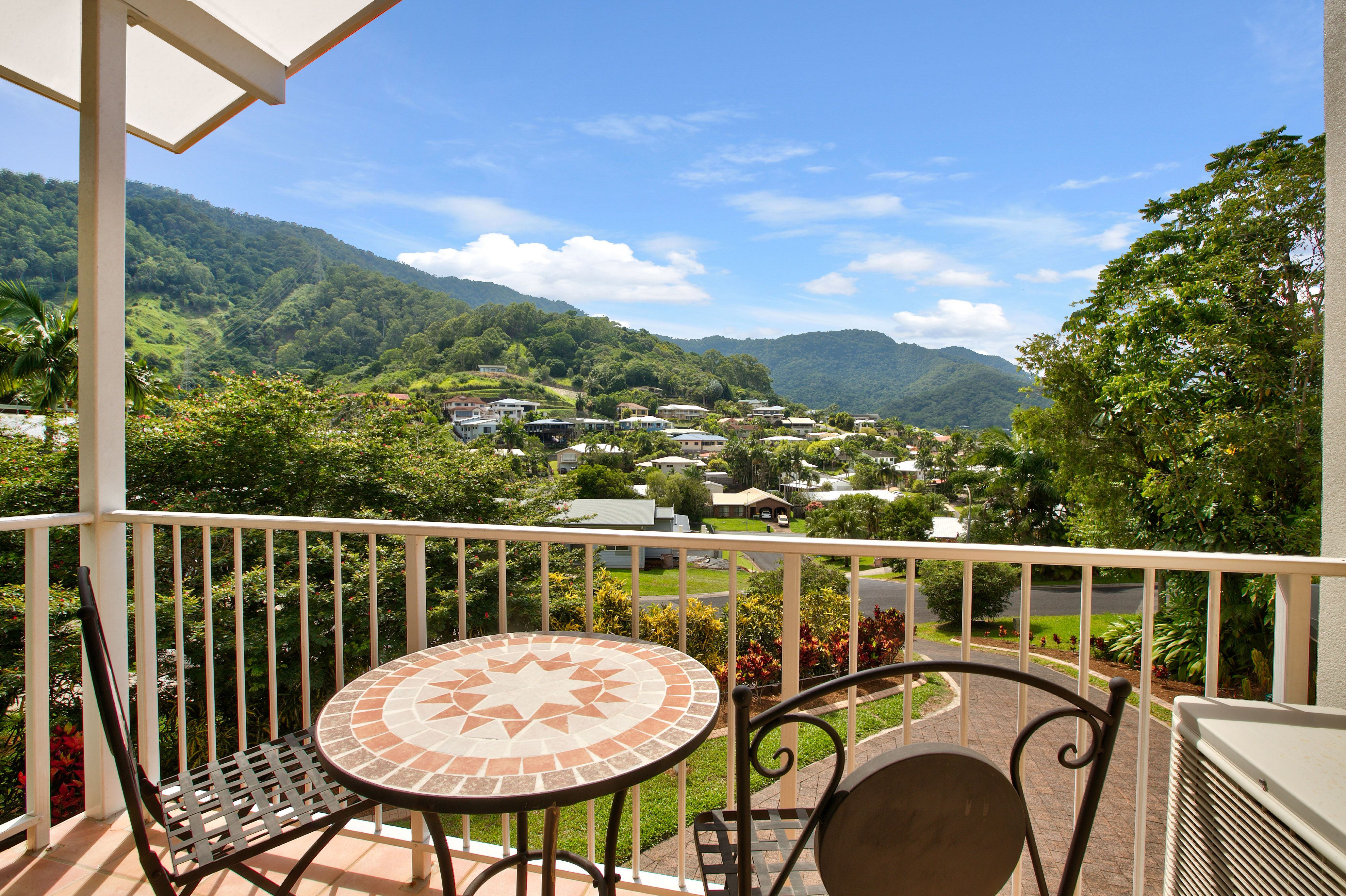 1 Dove Court, Bayview Heights, QLD 4868