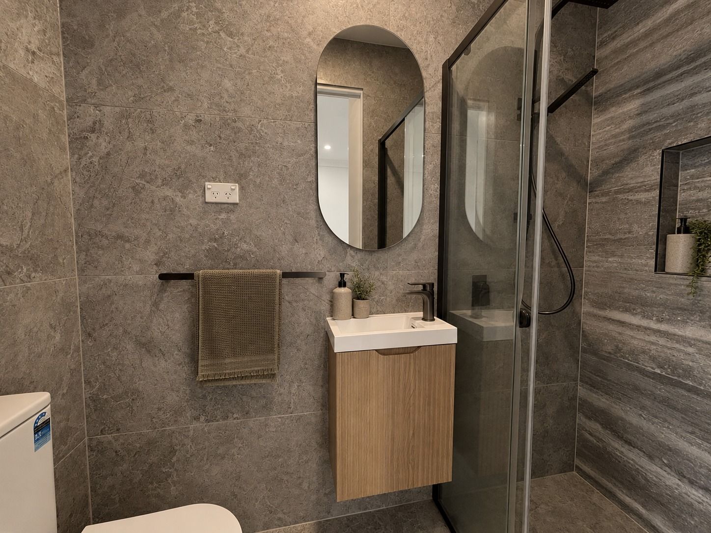 11 Kiora Street — photo 9 of 18