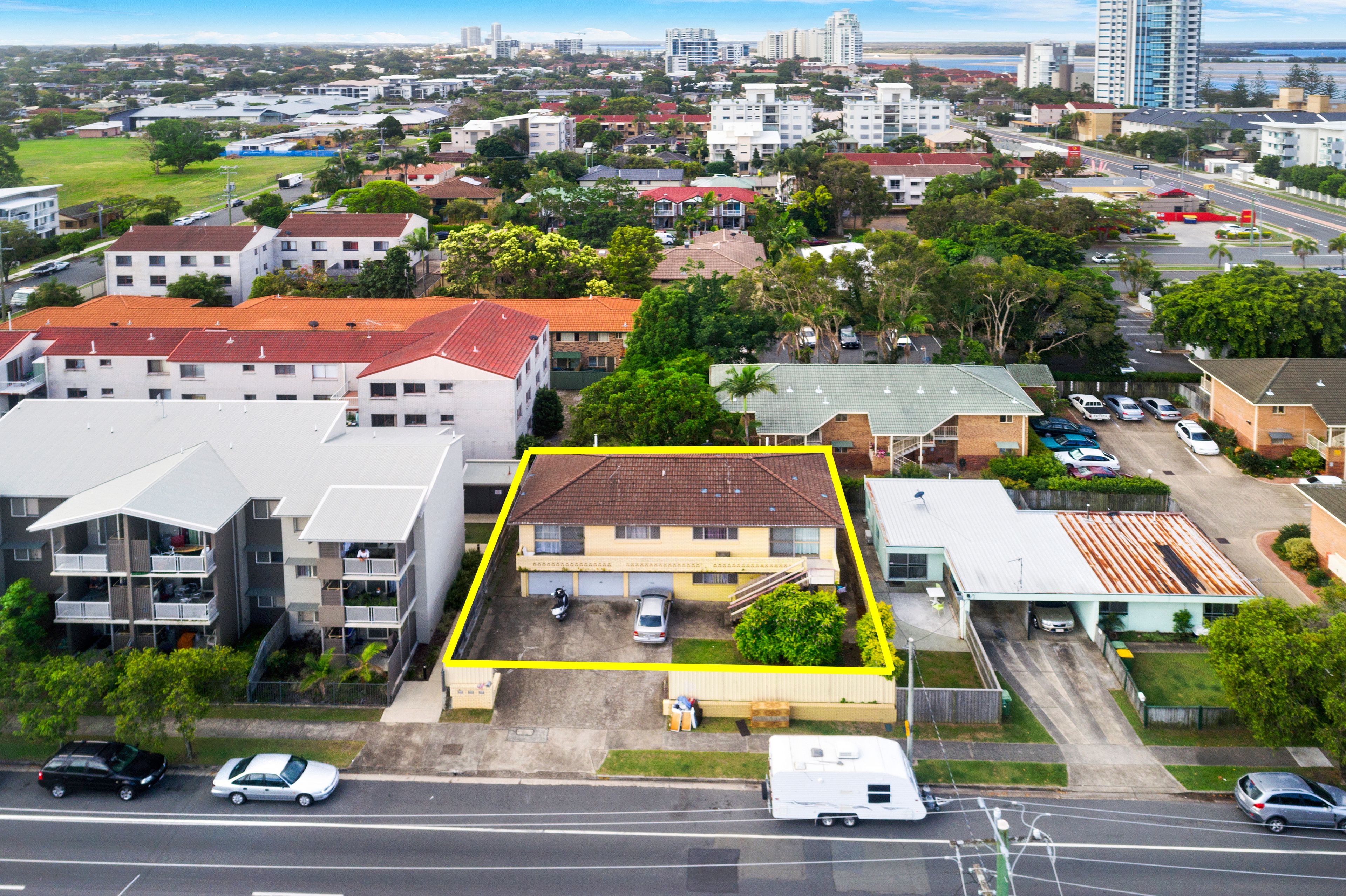 1,2,3/21 Robert Street, Labrador, QLD 4215