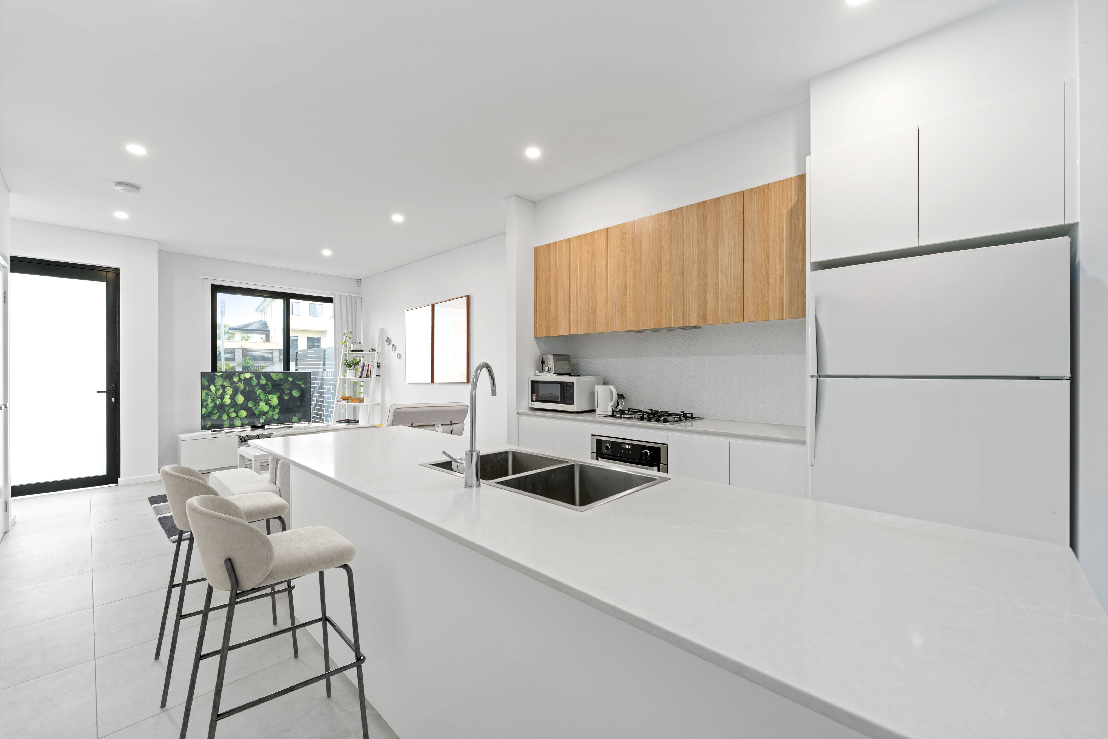 30 Isabella Crescent, Glenfield NSW 2167